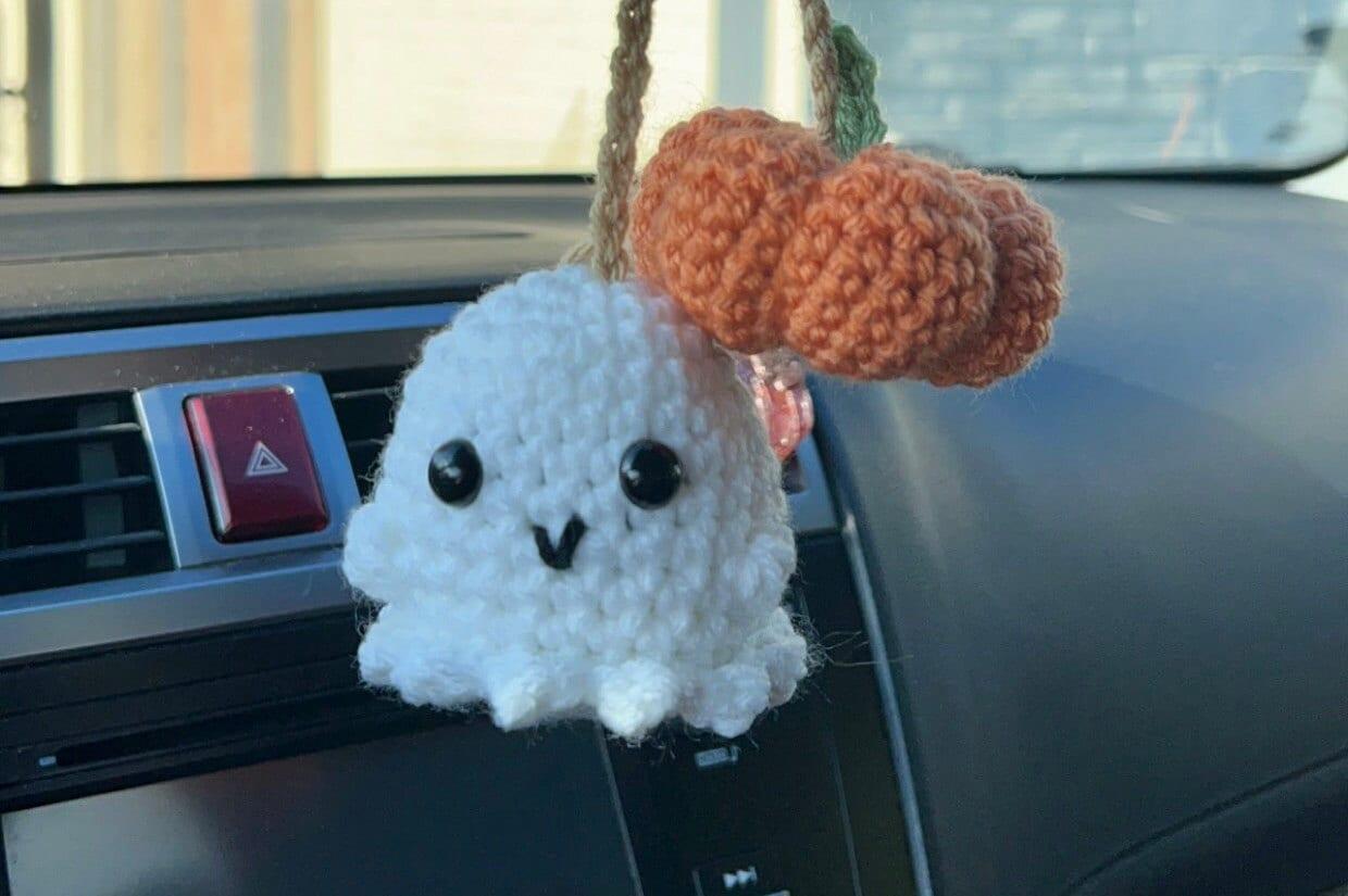 Ghost and pumpkin car mirror hanger
