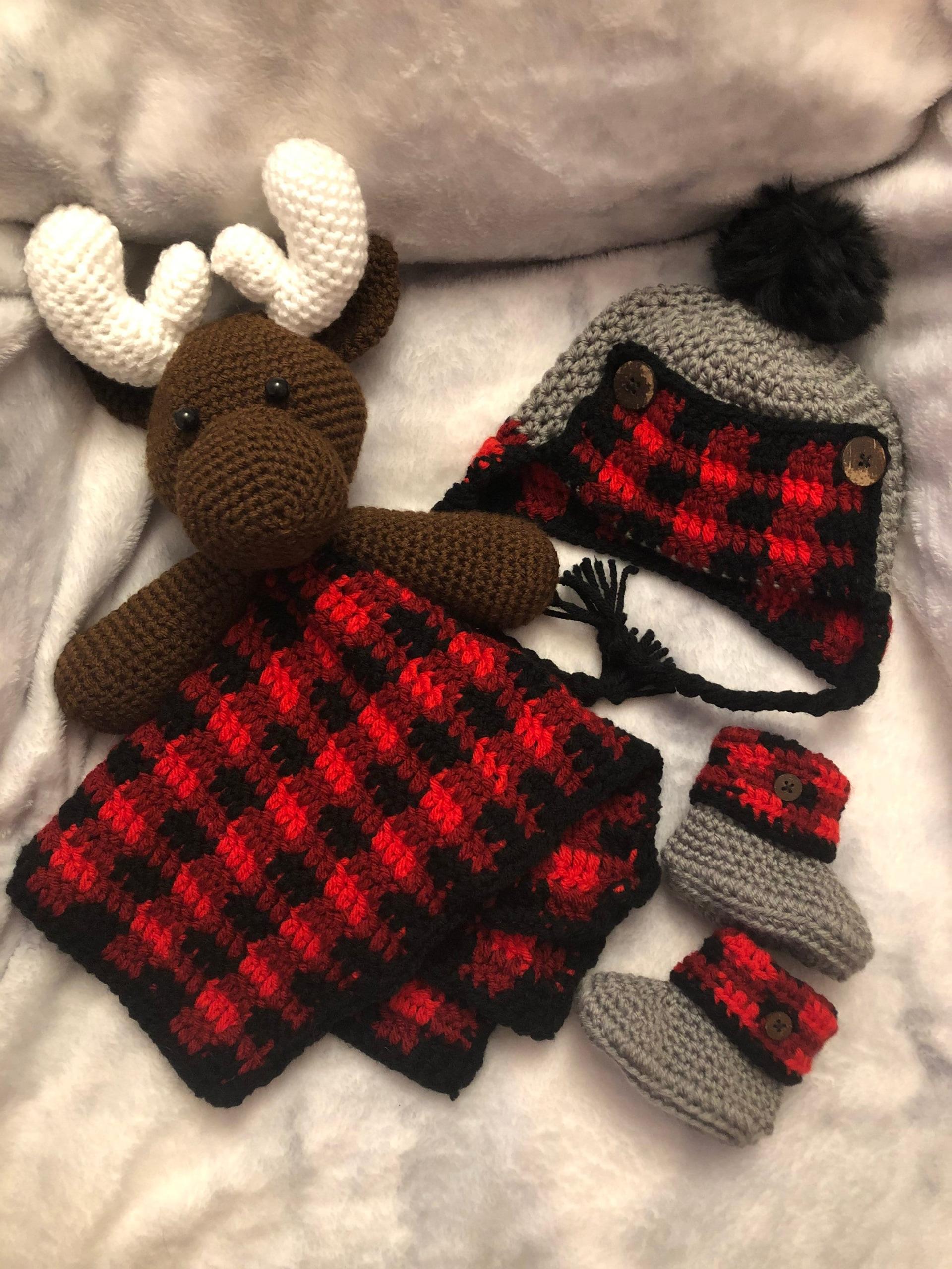 Plaid moose baby set