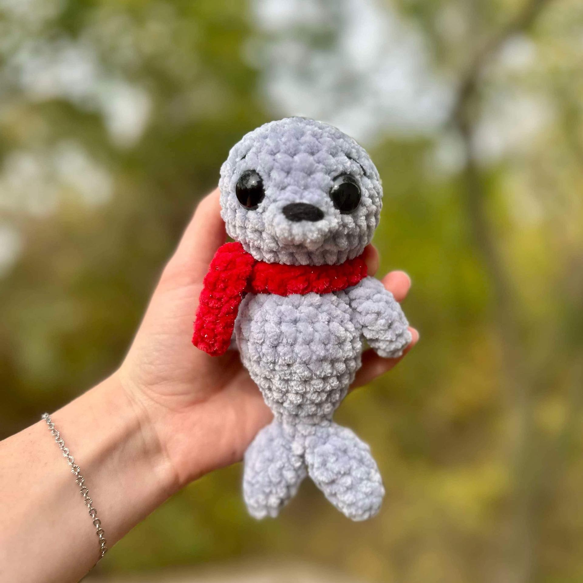 Crochet seal pattern- seal amigurumi pattern, Christmas pattern, crochet, crochet pattern, Christmas crochet patterns, amigurumi thumbnail 9