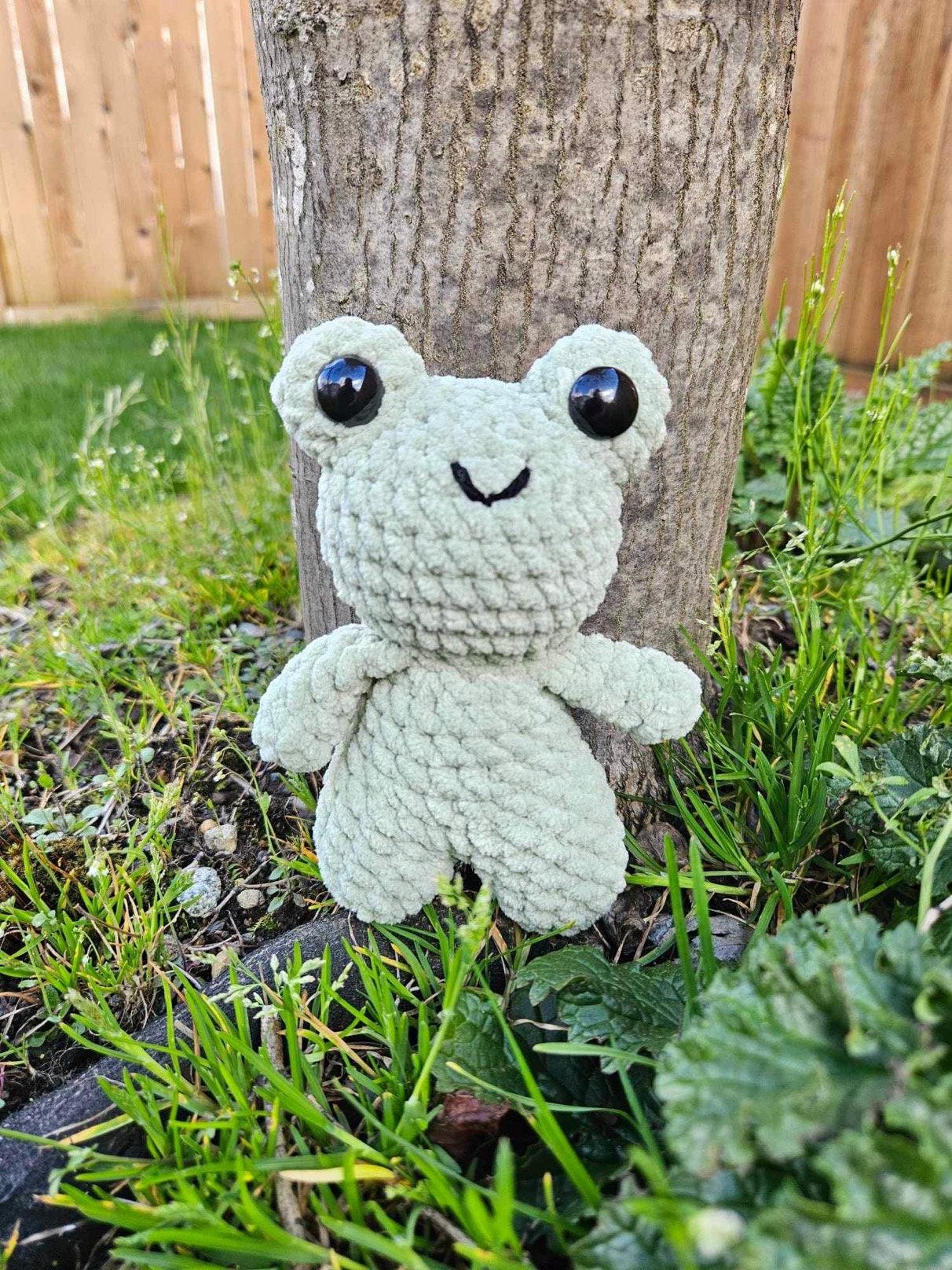 Baby Frog crochet pattern: frog amigurumi pattern, frog crochet pattern, amigurumi crochet pattern, low sew pattern thumbnail 3