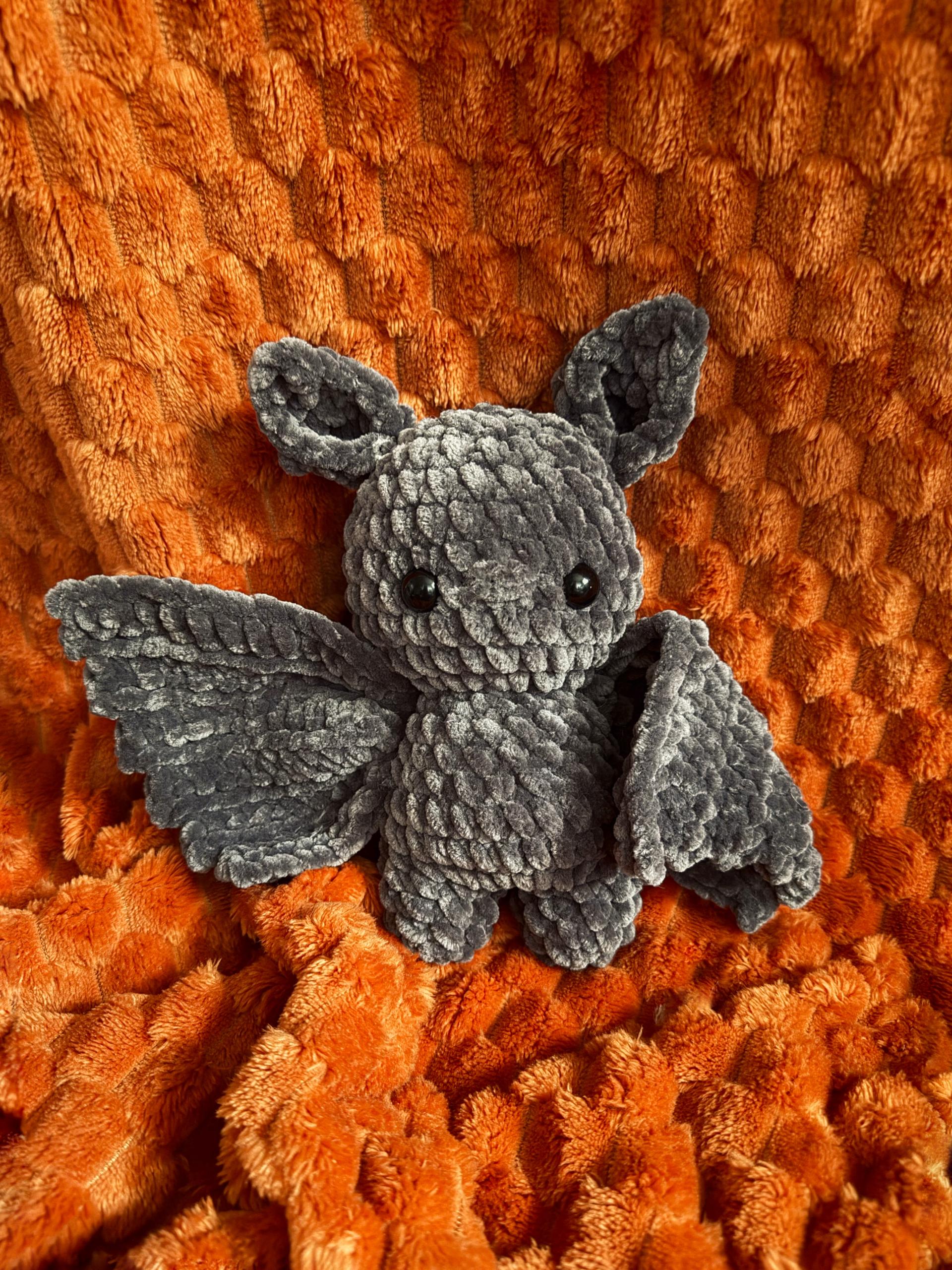 itty belly echo the bat- crochet pattern, Halloween amigurumi, low sew, bat crochet pattern