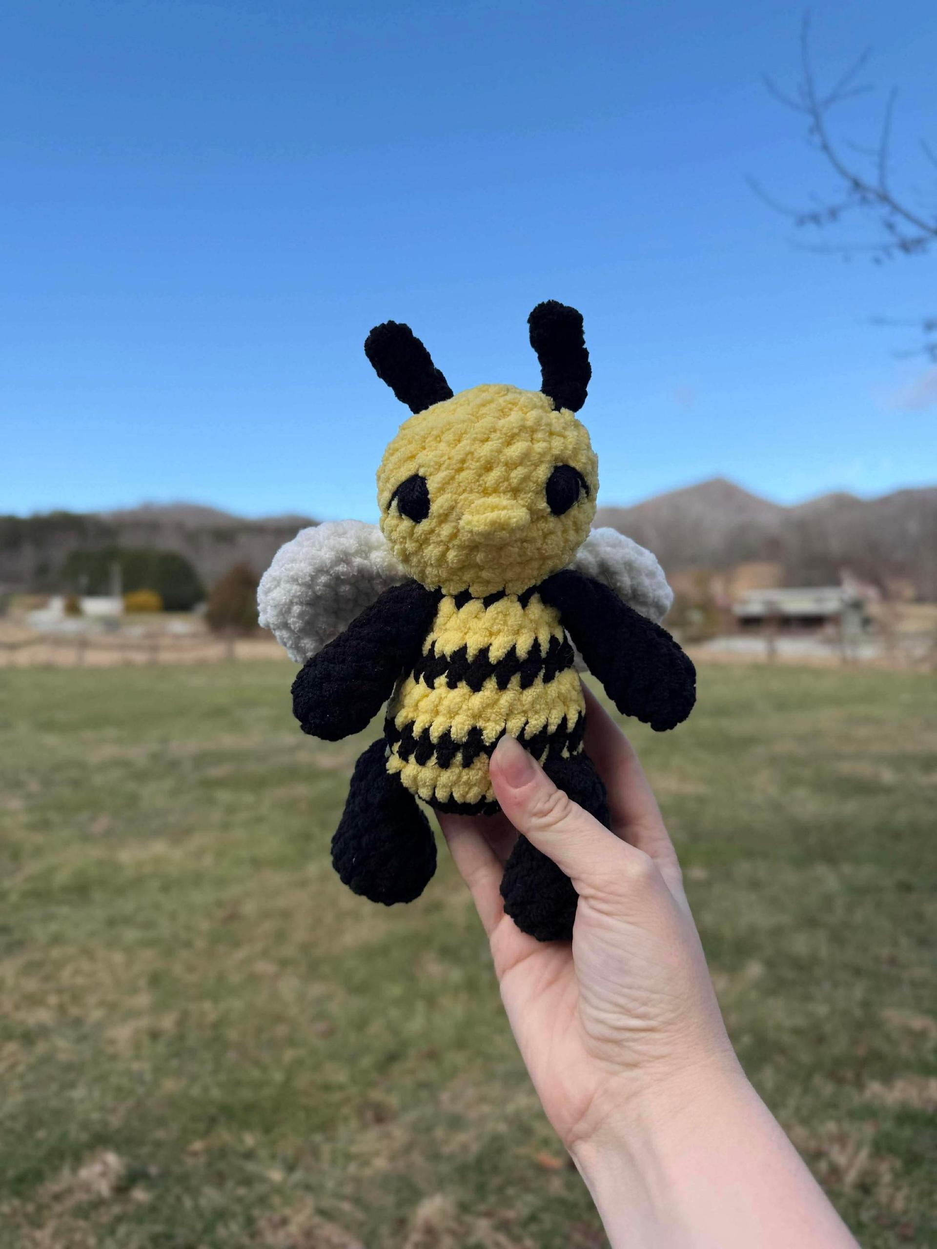 bumble the bee | amigurumi bee pattern, low sew, crochet pattern, amigurumi, spring crochet pattern thumbnail 8