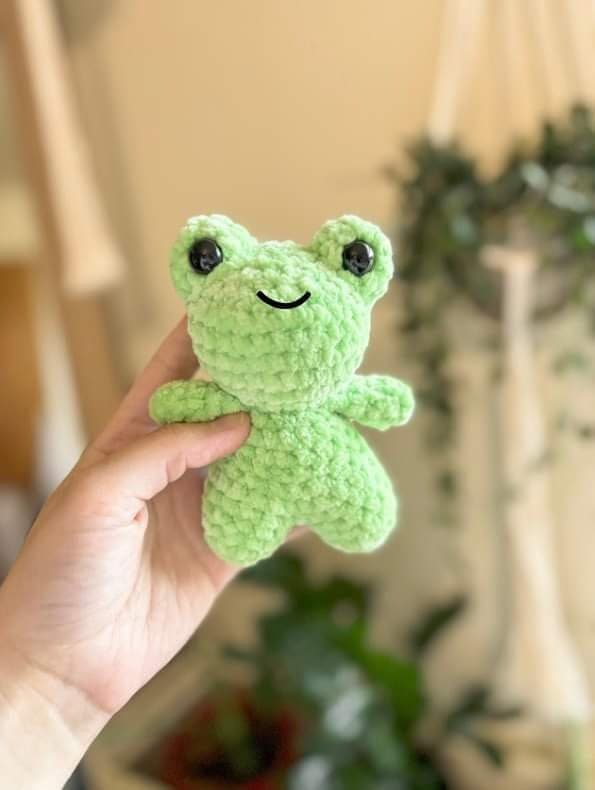 Baby Frog crochet pattern: frog amigurumi pattern, frog crochet pattern, amigurumi crochet pattern, low sew pattern thumbnail 4