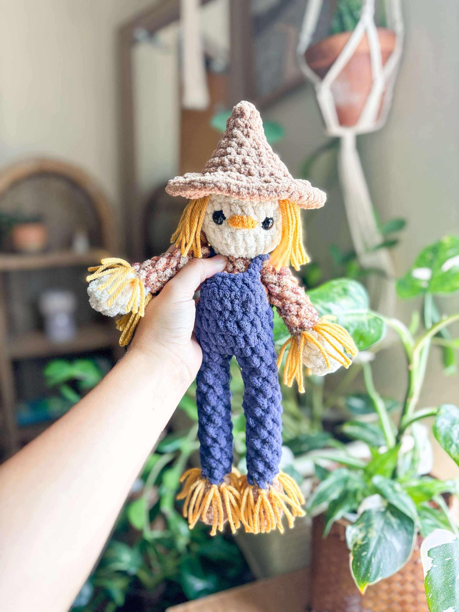 classic scarecrow | crochet scarecr pattern, amigurumi scarecrow pattern, Halloween, fall, crochet pattern, amigurumi pattern, no sew,
