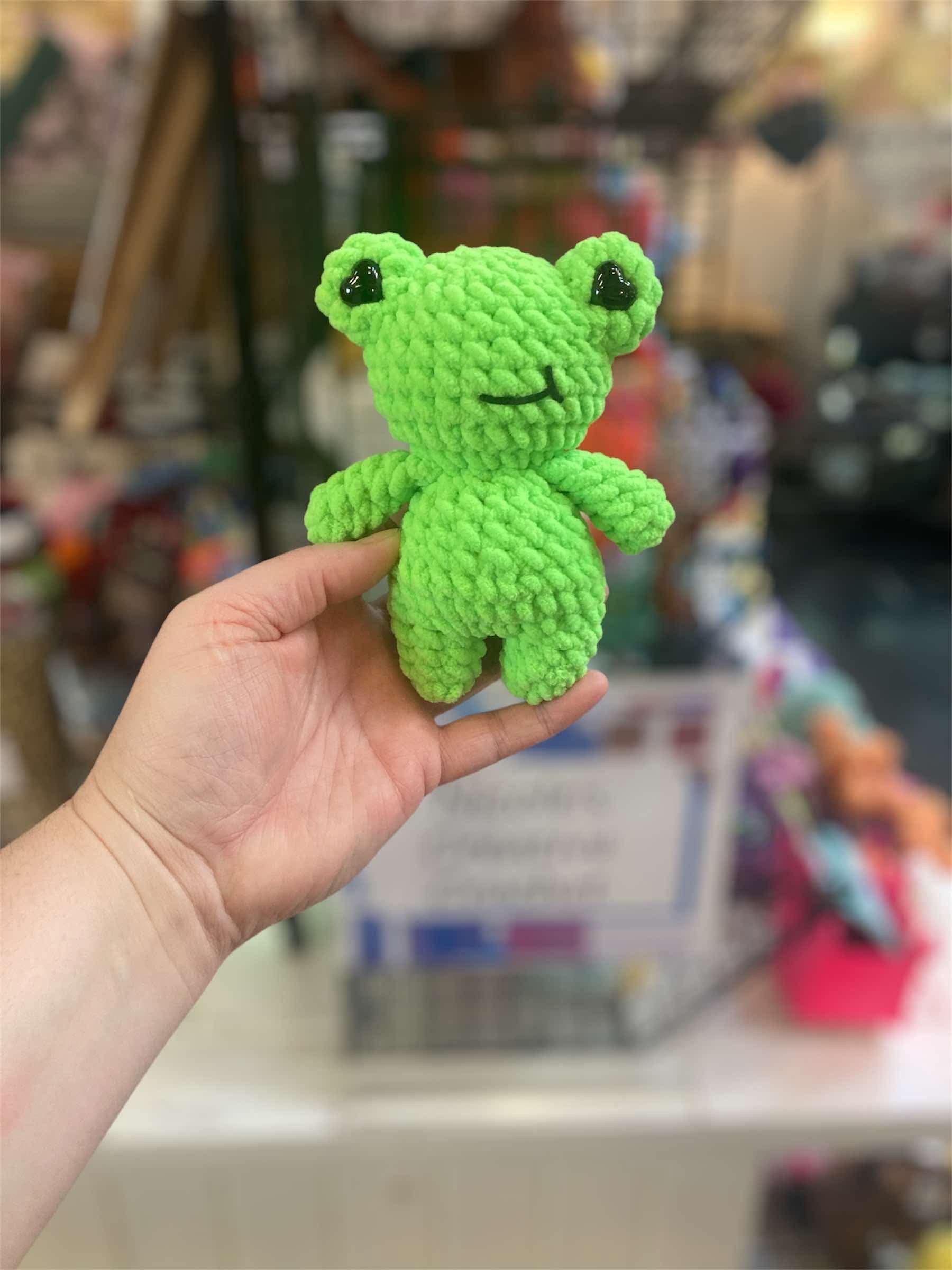 Itty belly frog- frog crochet pattern, crochet pattern, frog amigurumi, low sew thumbnail 5