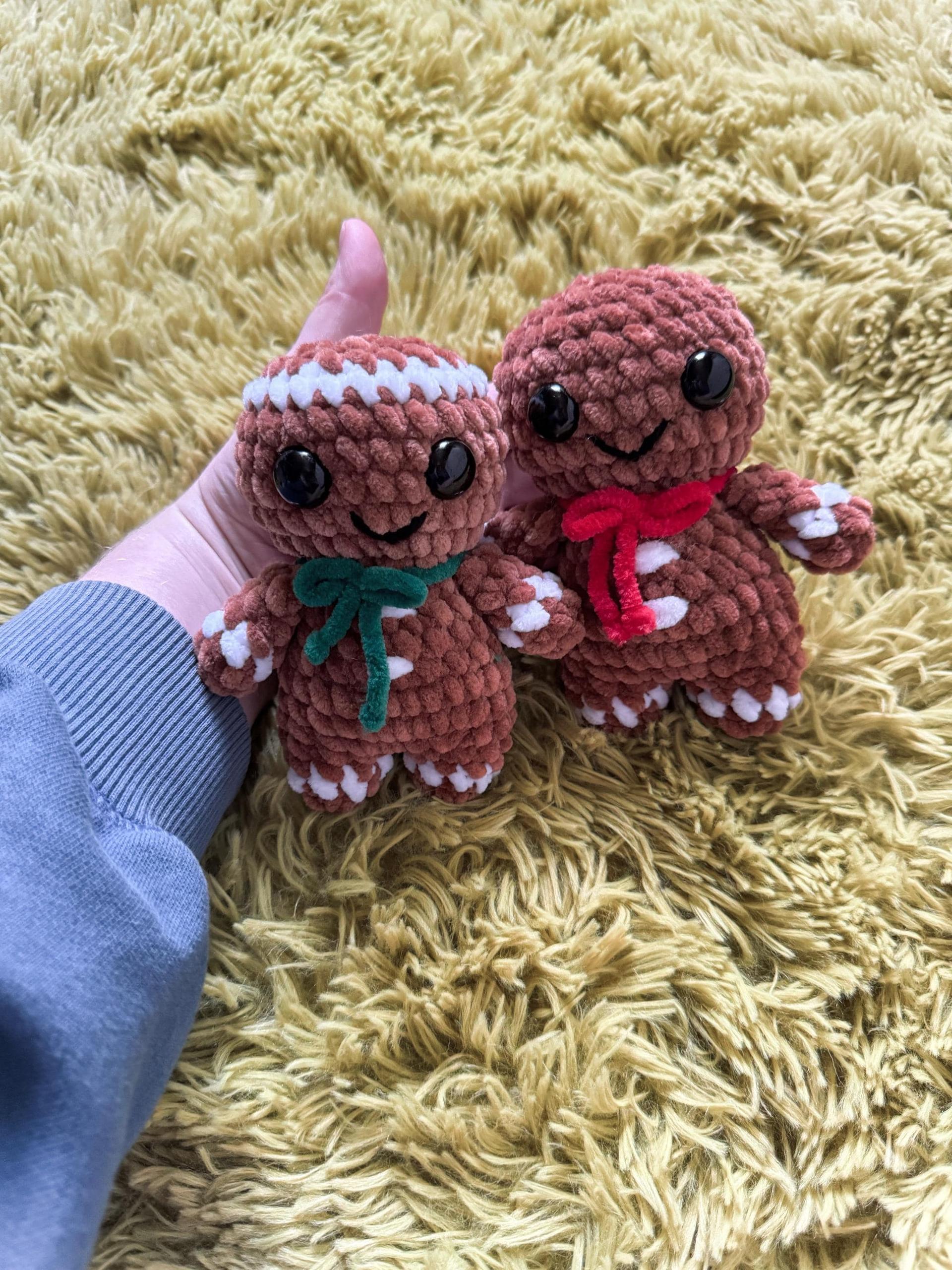 Crochet gingerbread man- crochet gingerbread, crochet pattern, Christmas pattern, crochet Christmas, amigurumi pattern,