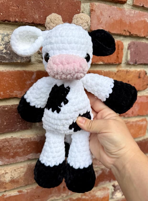 Riley the Ragdoll Cow thumbnail 6