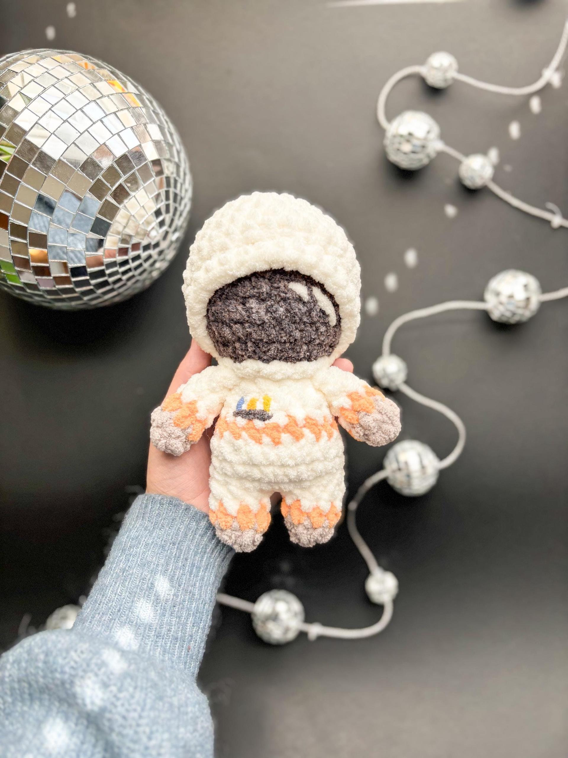 Crochet people, amigurumi astronaut, crochet pattern, crochet astrology, crochet space thumbnail 2