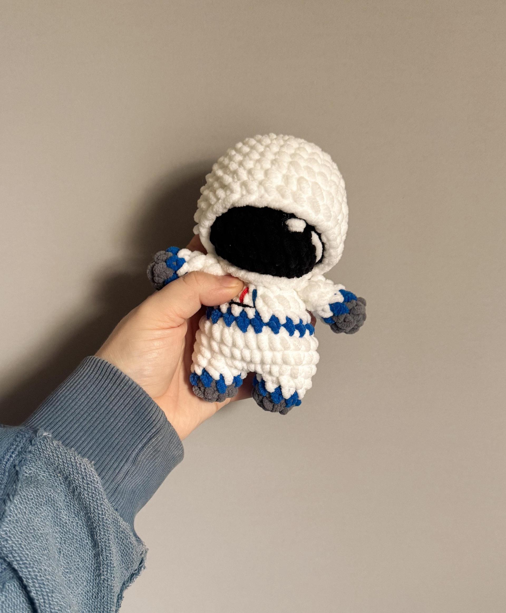 Crochet people, amigurumi astronaut, crochet pattern, crochet astrology, crochet space