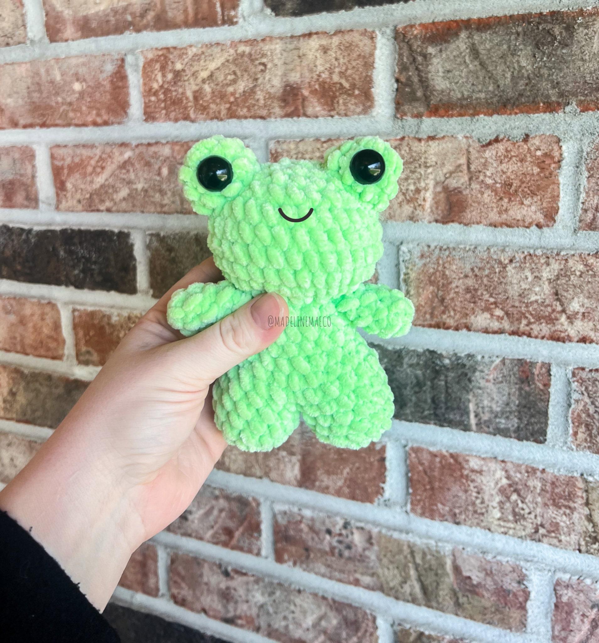 Baby Frog crochet pattern: frog amigurumi pattern, frog crochet pattern, amigurumi crochet pattern, low sew pattern