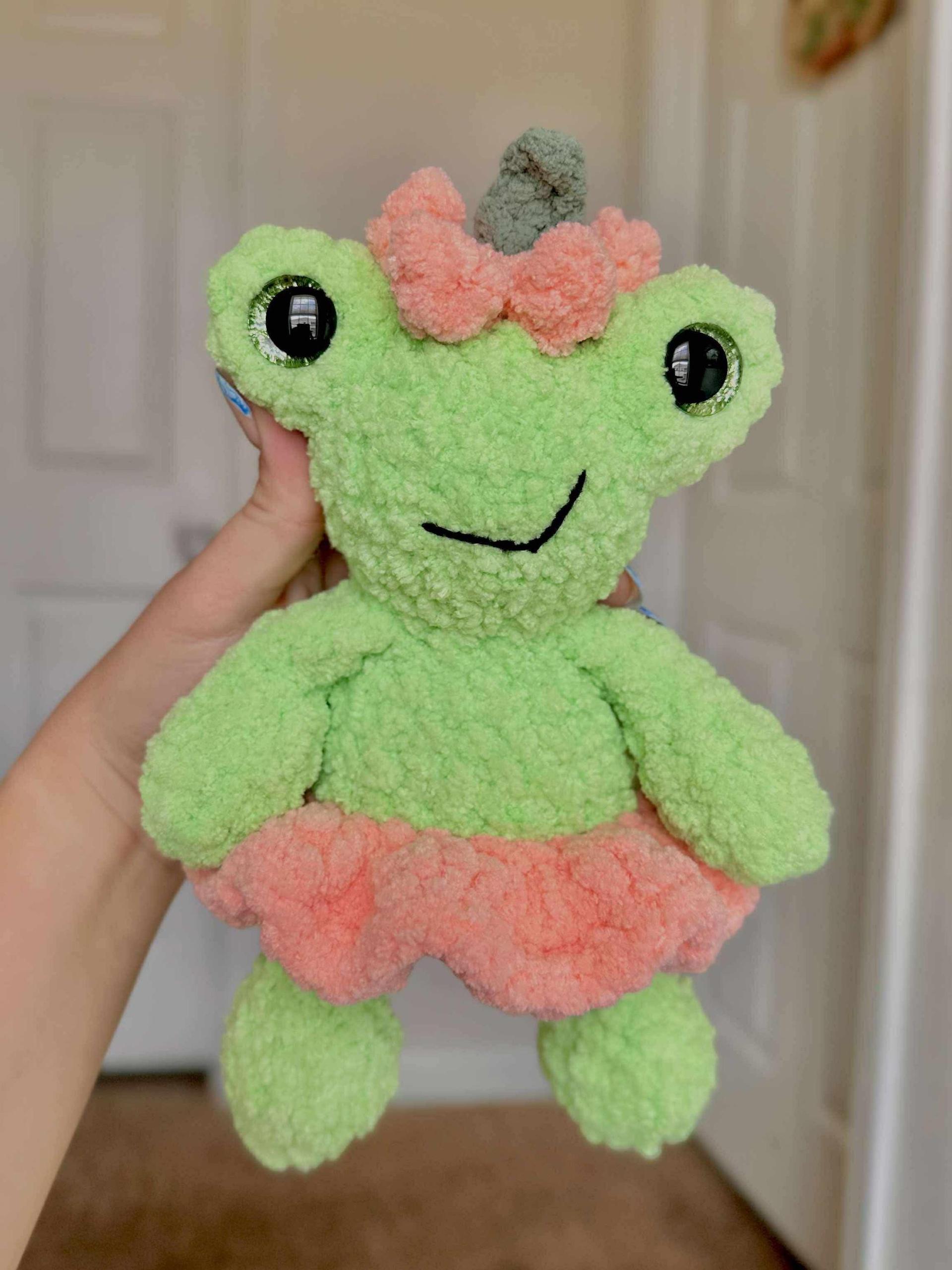 tad + lily the frog | 2-in-1, amigurumi frog pattern, low sew, crochet pattern, spring crochet, crochet chunky yarn pattern, madelinemaeco thumbnail 6