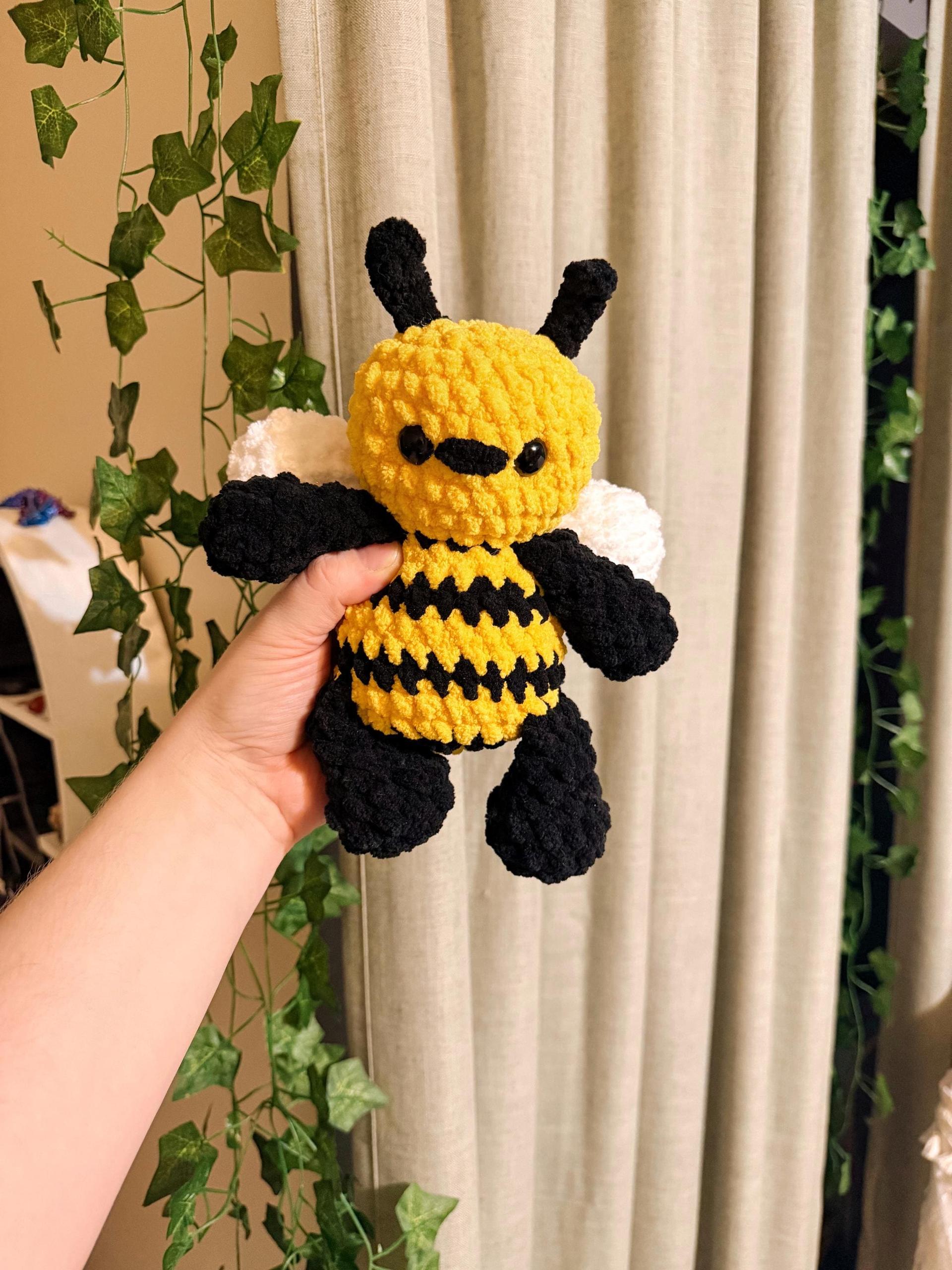 bumble the bee | amigurumi bee pattern, low sew, crochet pattern, amigurumi, spring crochet pattern thumbnail 2