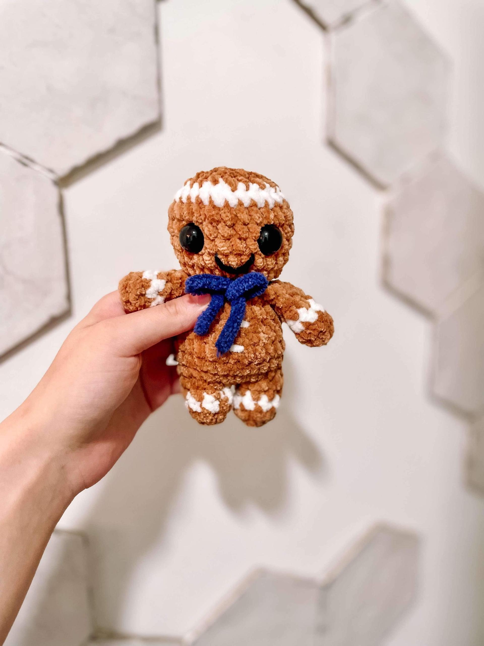 Crochet gingerbread man- crochet gingerbread, crochet pattern, Christmas pattern, crochet Christmas, amigurumi pattern, thumbnail 7