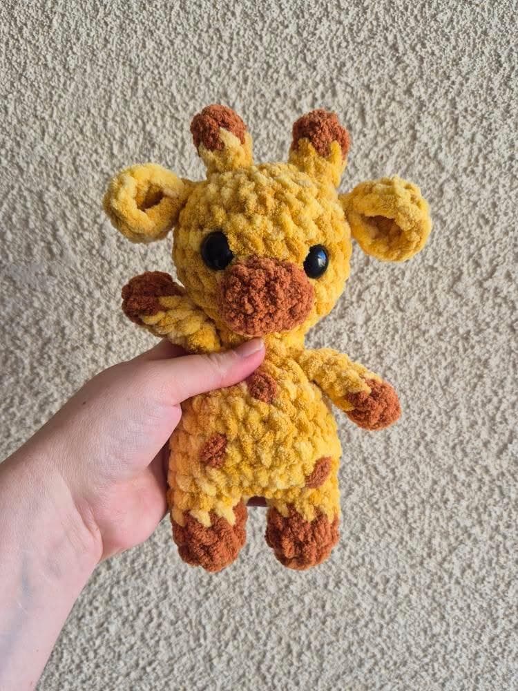 Itty belly giraffe- giraffe crochet pattern, crochet pattern, giraffe, amigurumi, low sew, madelinemaeco, safari crochet thumbnail 3