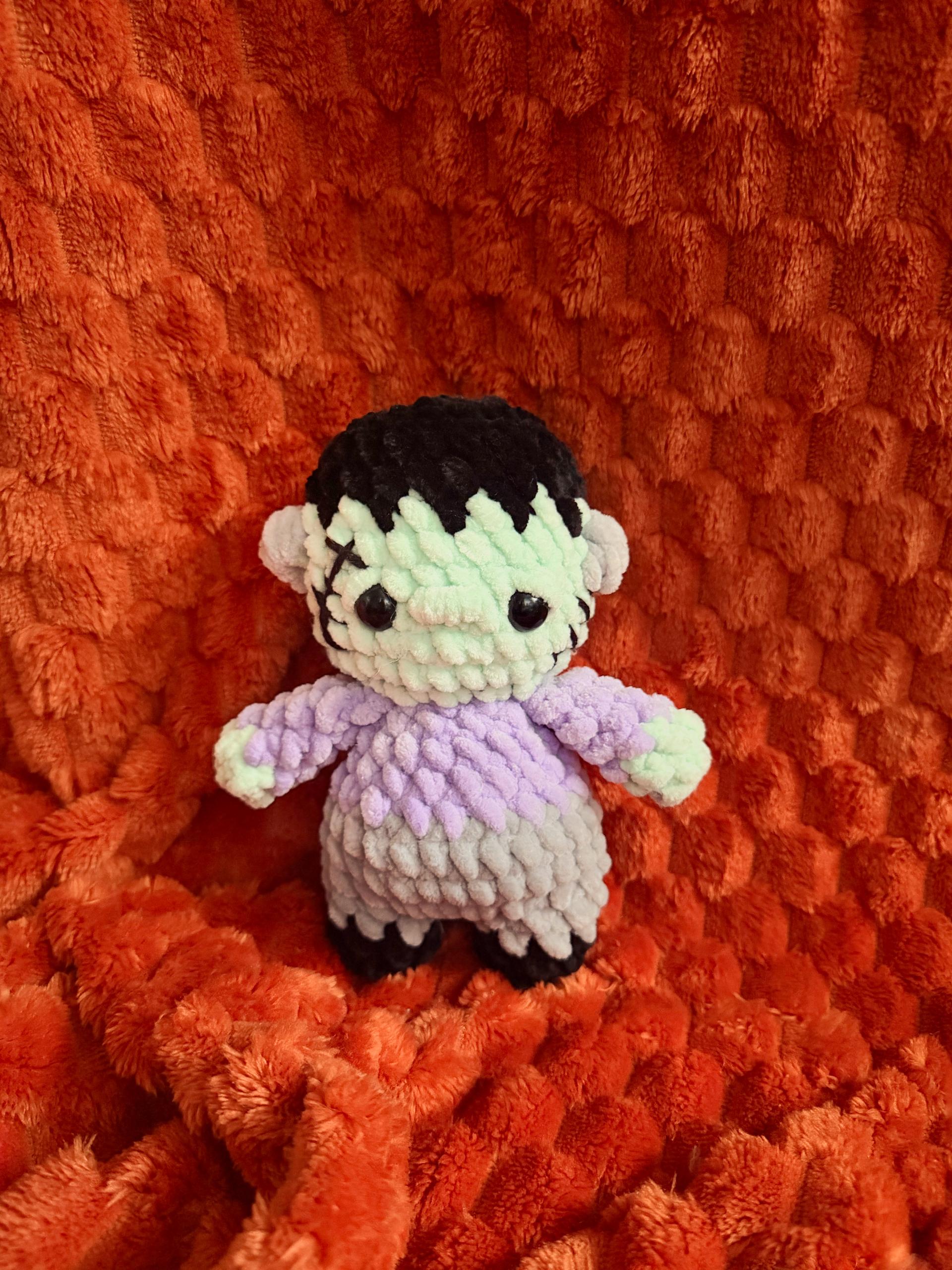 itty belly Frankenstein- crochet pattern, Halloween amigurumi, no sew, Frankenstein