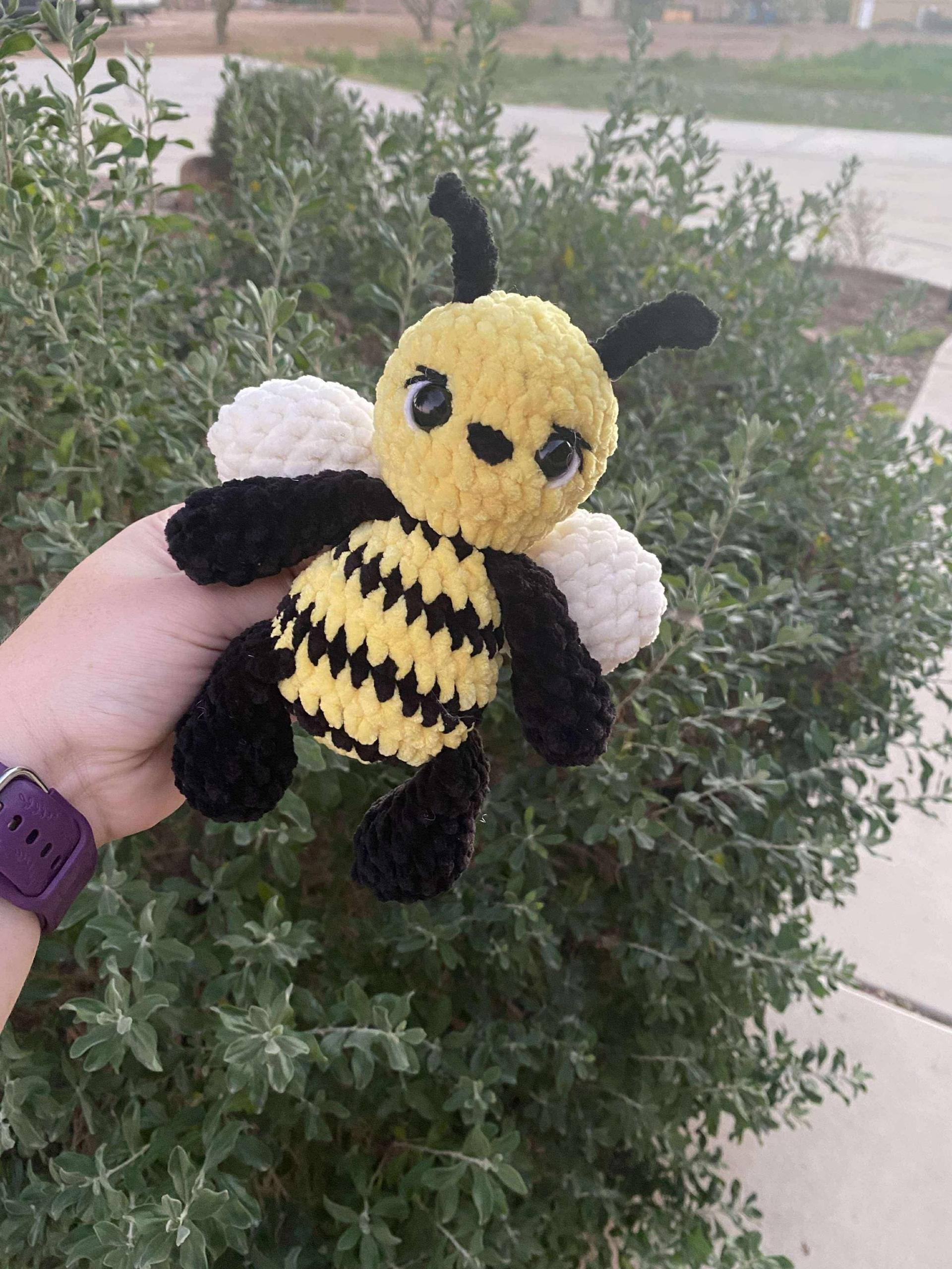 bumble the bee | amigurumi bee pattern, low sew, crochet pattern, amigurumi, spring crochet pattern thumbnail 3