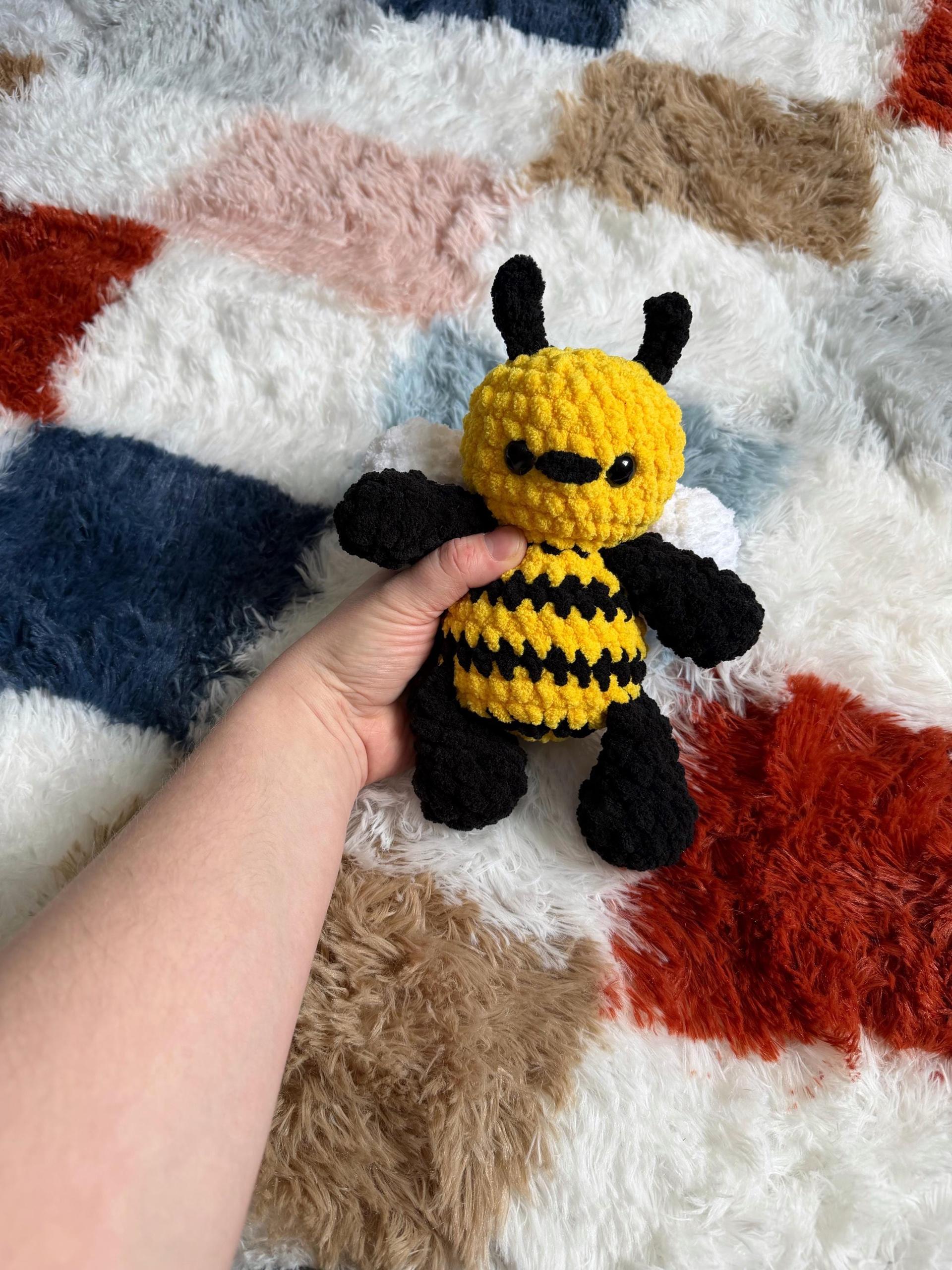 bumble the bee | amigurumi bee pattern, low sew, crochet pattern, amigurumi, spring crochet pattern