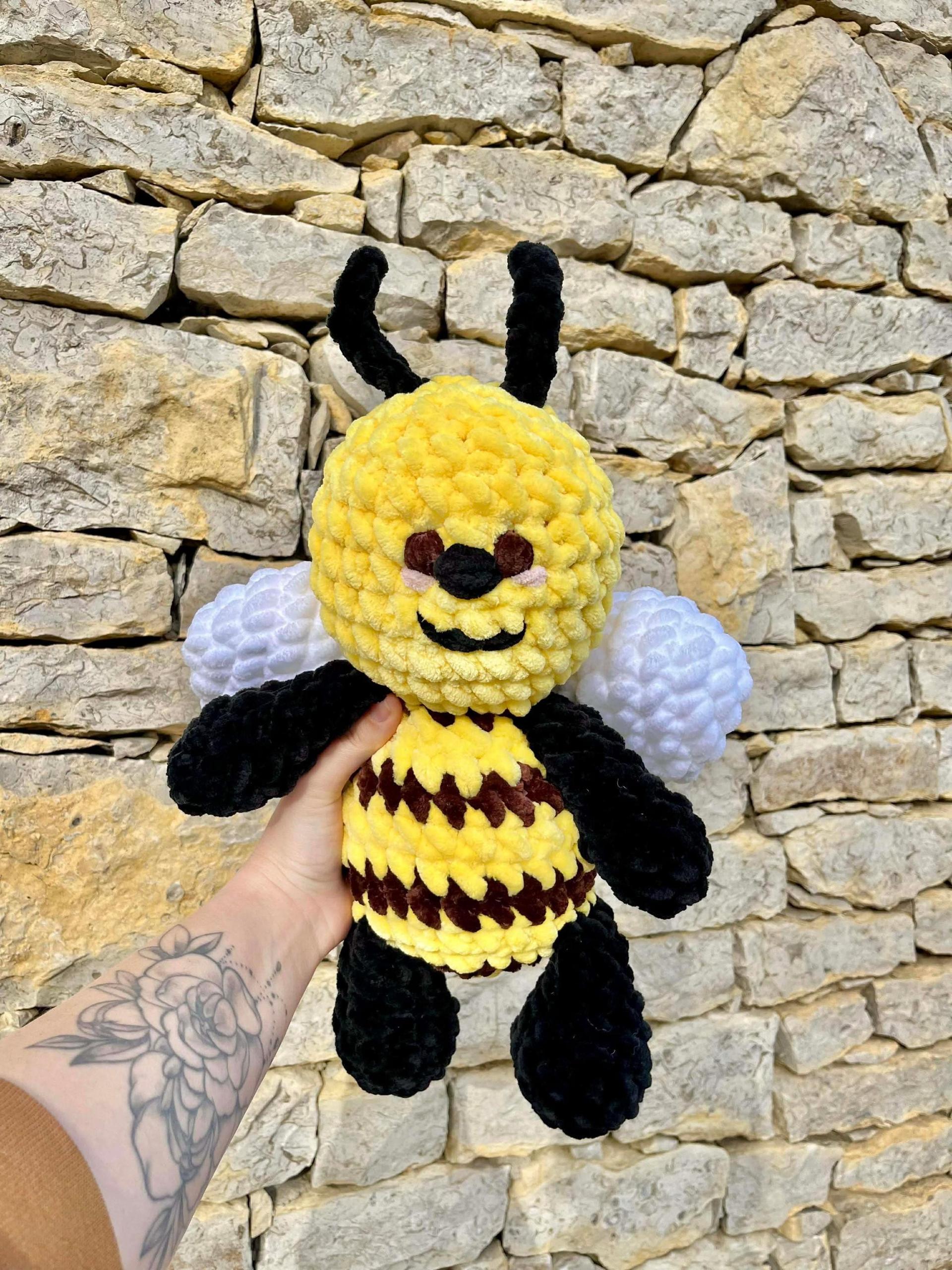 bumble the bee | amigurumi bee pattern, low sew, crochet pattern, amigurumi, spring crochet pattern thumbnail 9