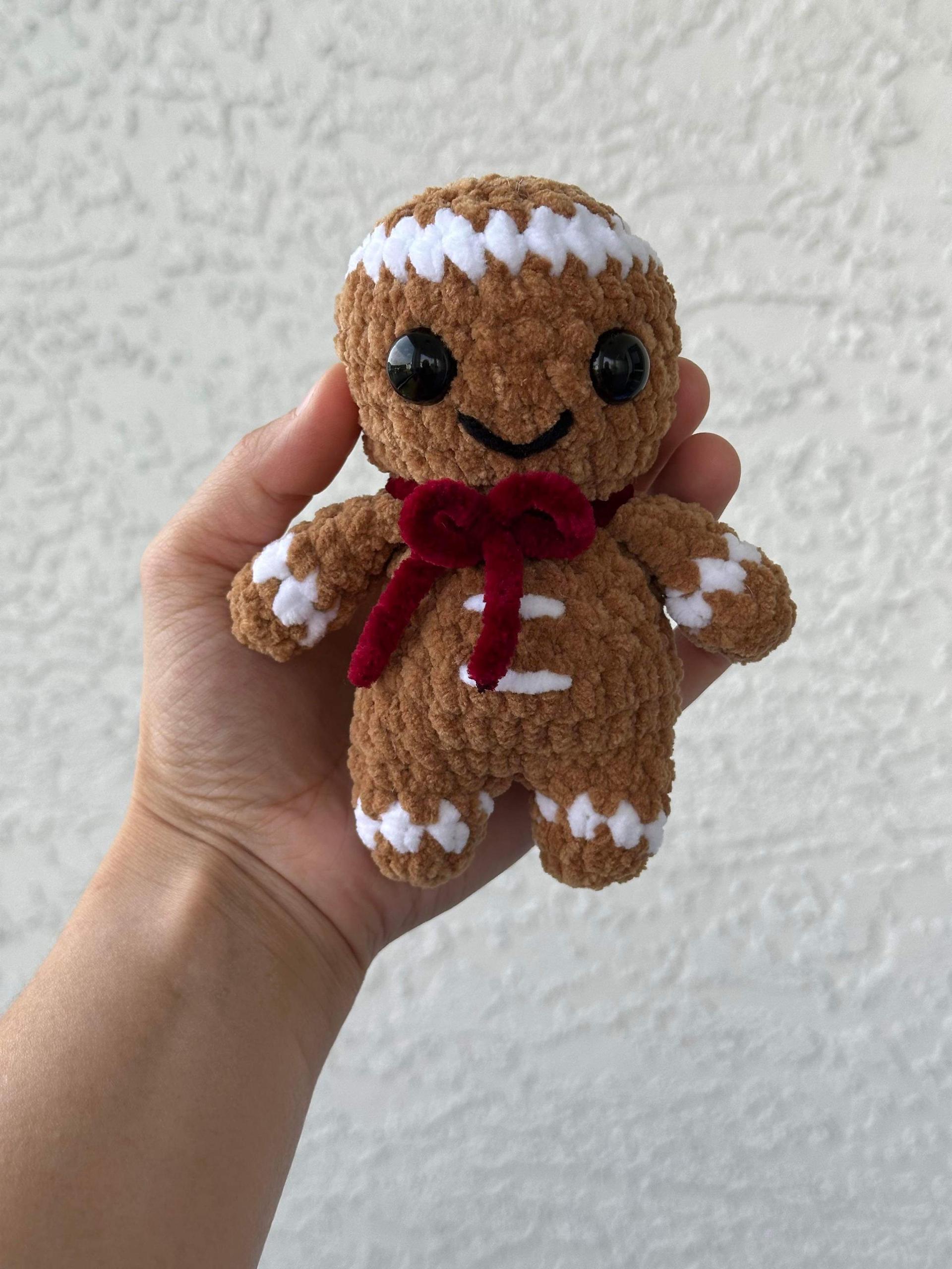 Crochet gingerbread man- crochet gingerbread, crochet pattern, Christmas pattern, crochet Christmas, amigurumi pattern, thumbnail 5