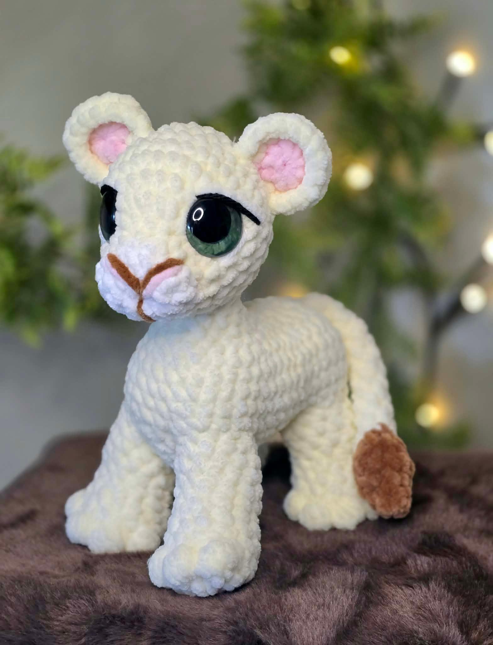 Luca the Lion Cub thumbnail 5