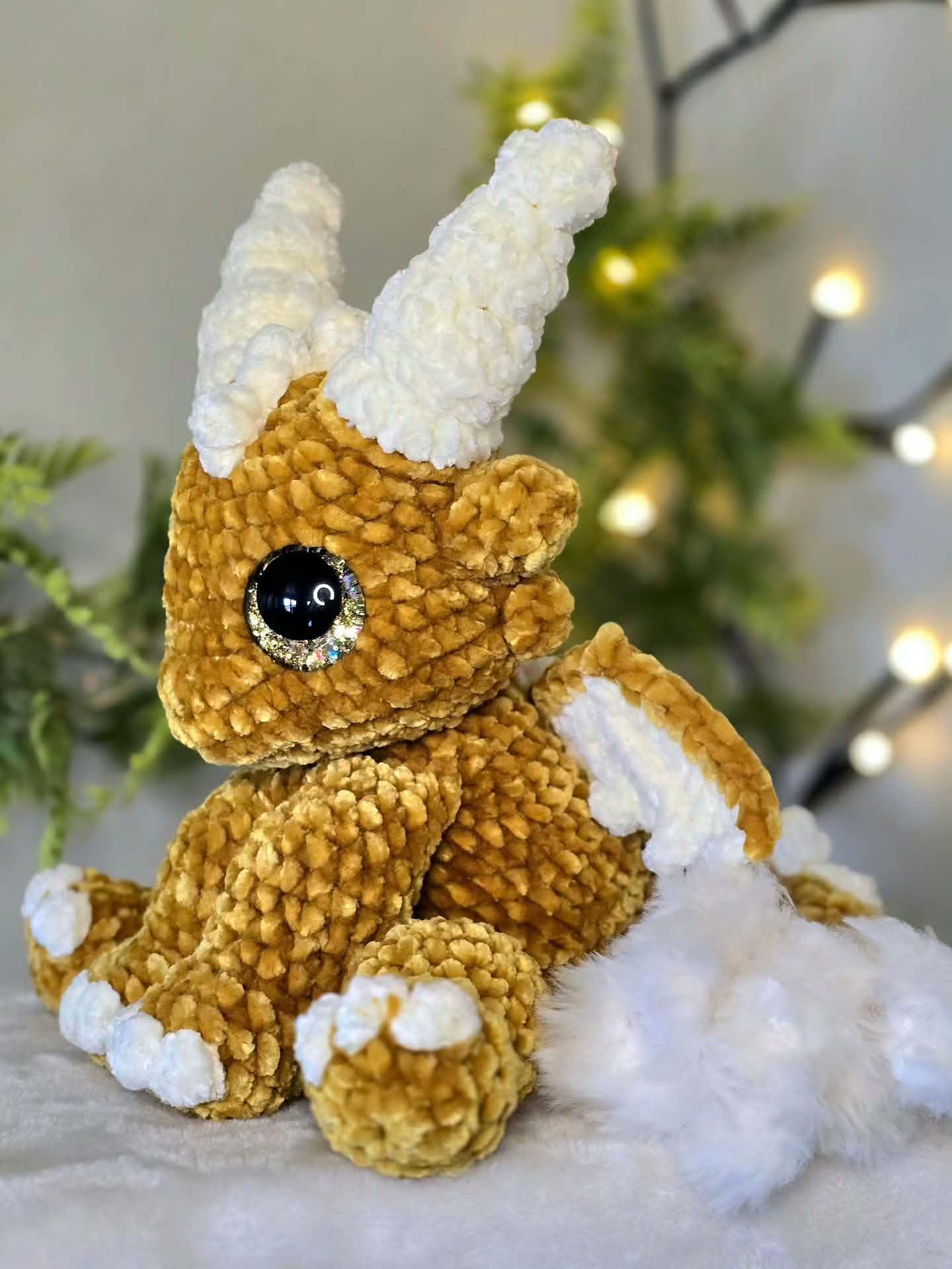 Golden Feathertail Dragon thumbnail 2