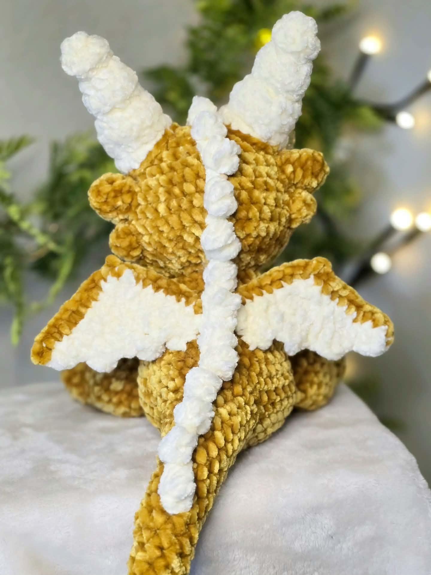 Golden Feathertail Dragon thumbnail 3