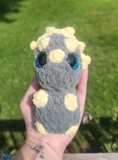 Hatching Dinosaurs and Dragons thumbnail 4