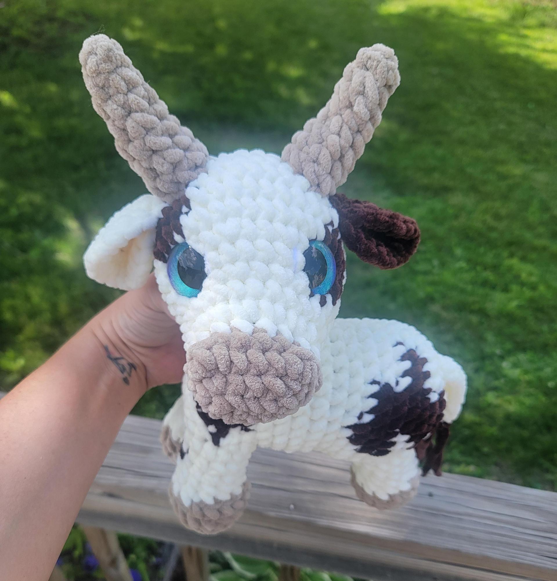 Handmade Crochet Cow Plushie – Custom Colors Available, Soft Yarn Toy thumbnail 5