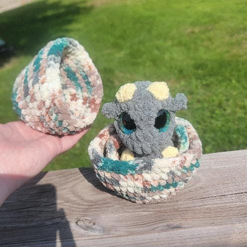 Hatching Dinosaurs and Dragons thumbnail 5