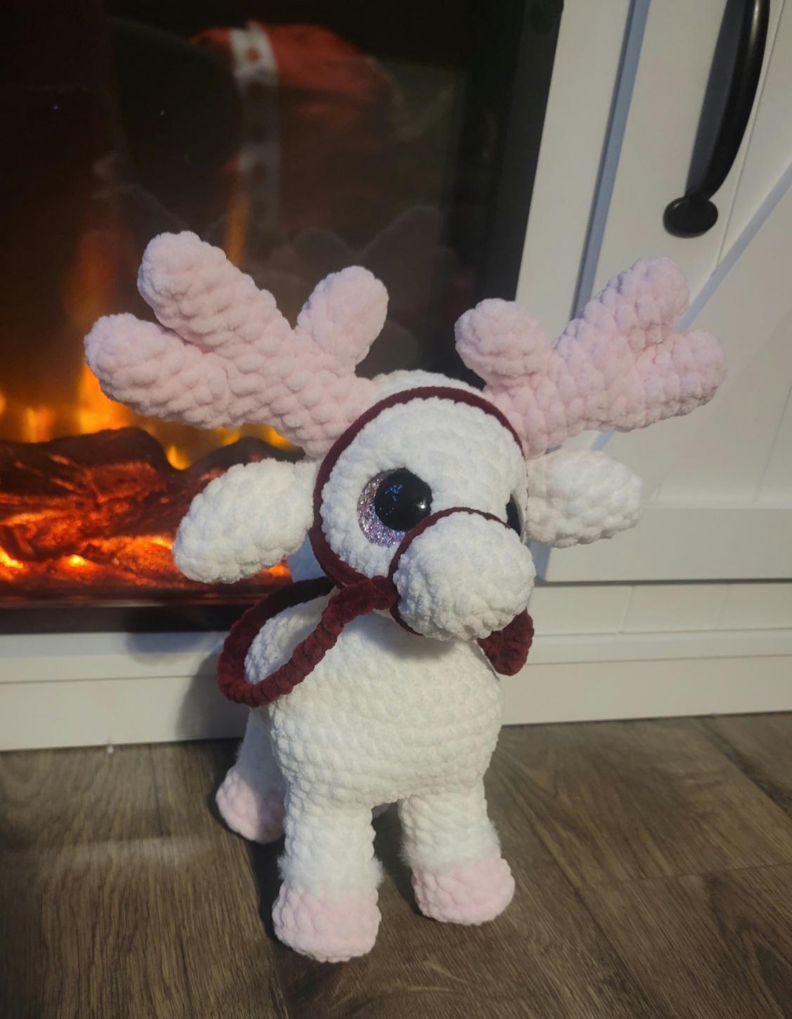 Bella the Crochet Reindeer thumbnail 4