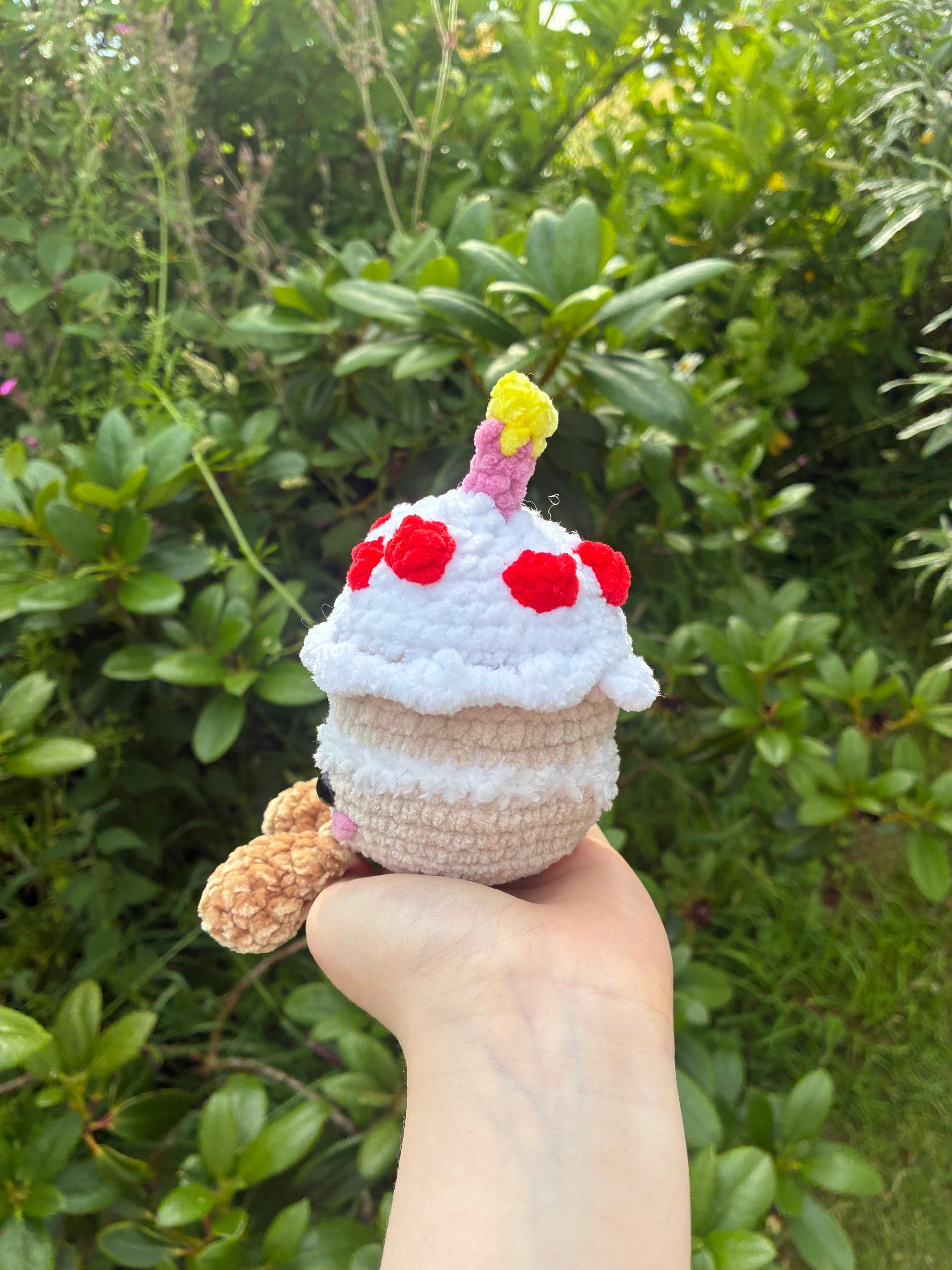 Adorable cake plushie thumbnail 5