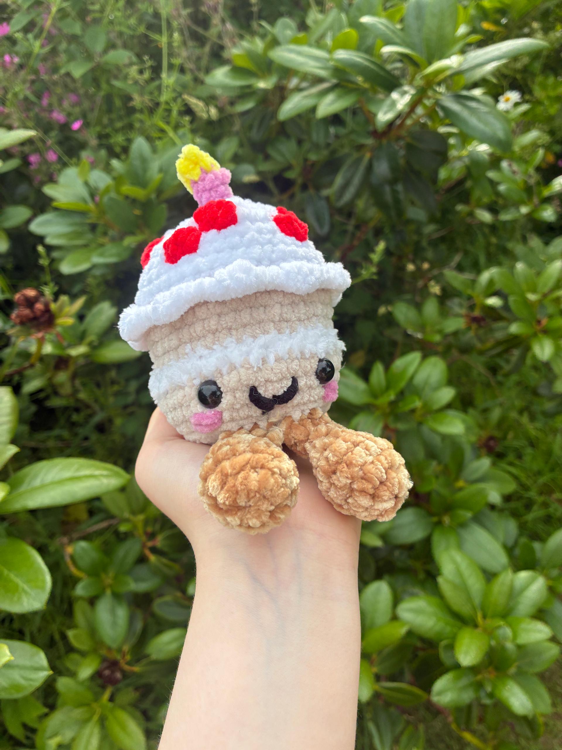 Adorable cake plushie thumbnail 3