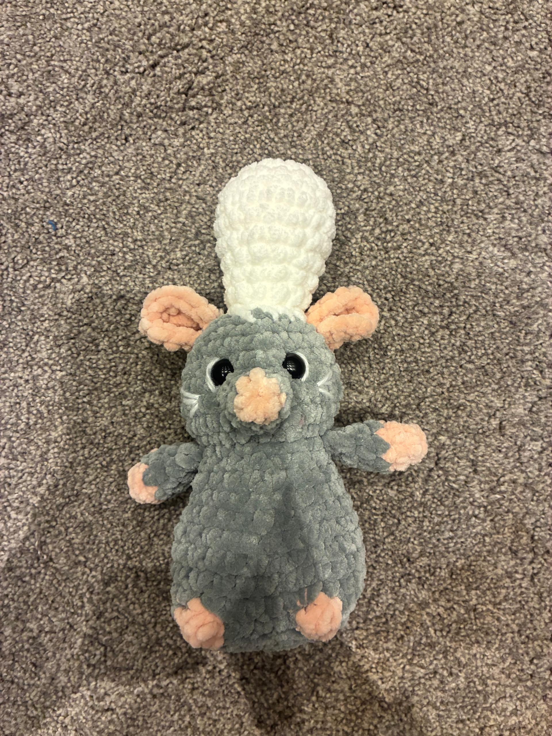 Crochet chef rat thumbnail 3