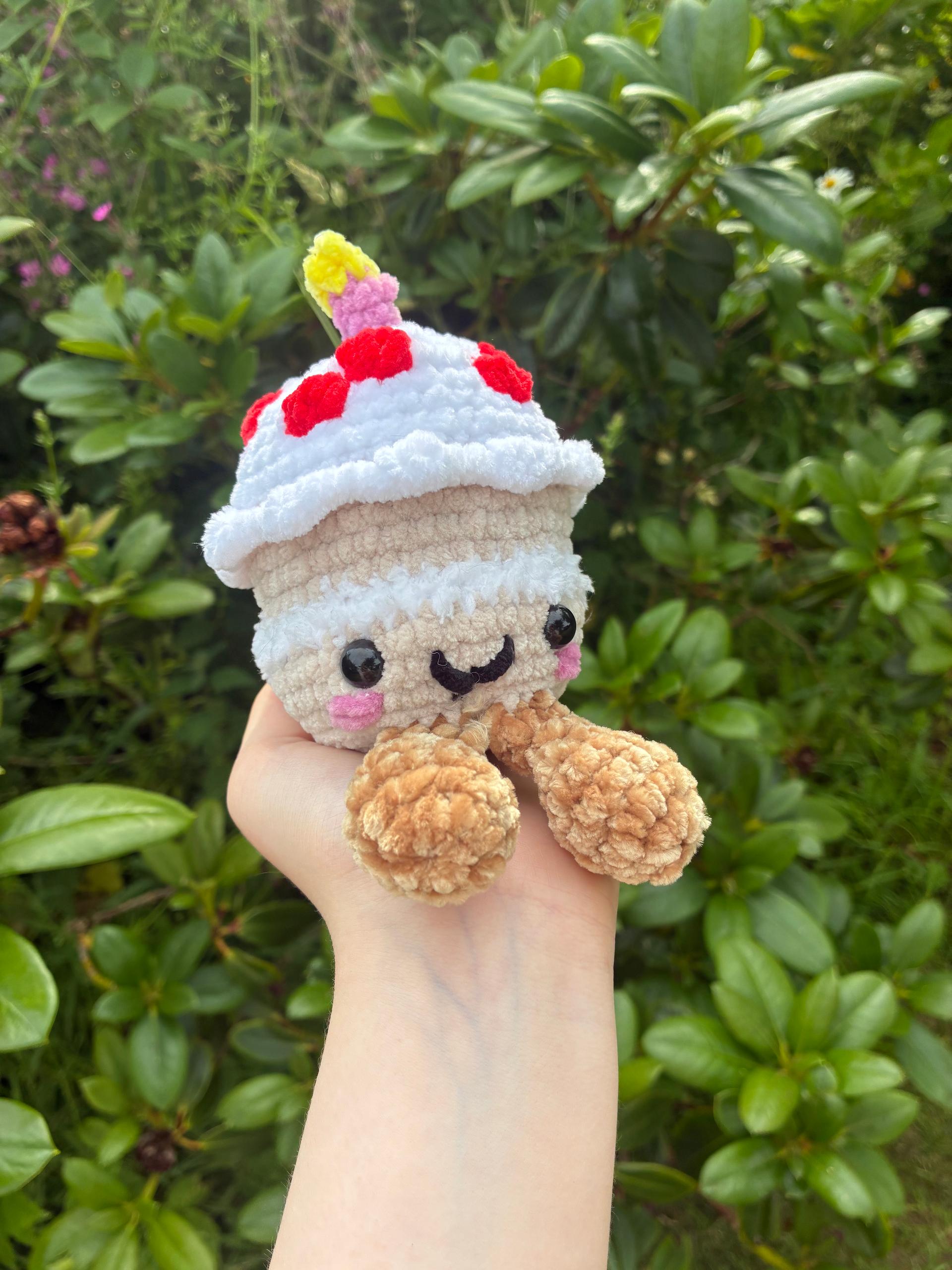 Adorable cake plushie thumbnail 4