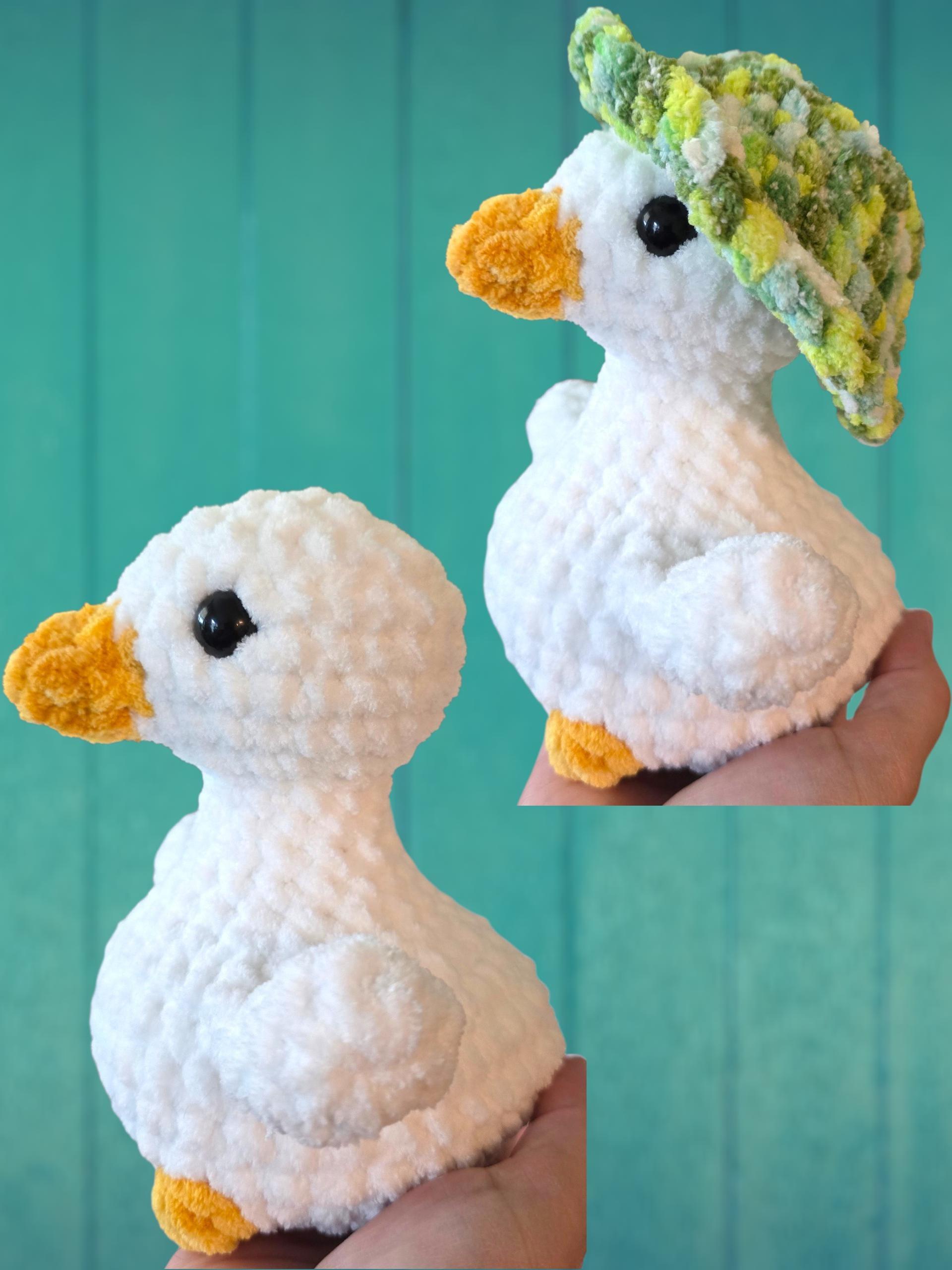 Desk Goose Stuffy With Hat