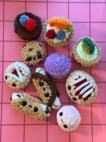 Pastry Bundle Crochet Patterns | 7 Patterns | Fruit Tarte | Macaron | Cheesecake | Cookie | Cannoli | Shortbread Cookie | Danish thumbnail 9
