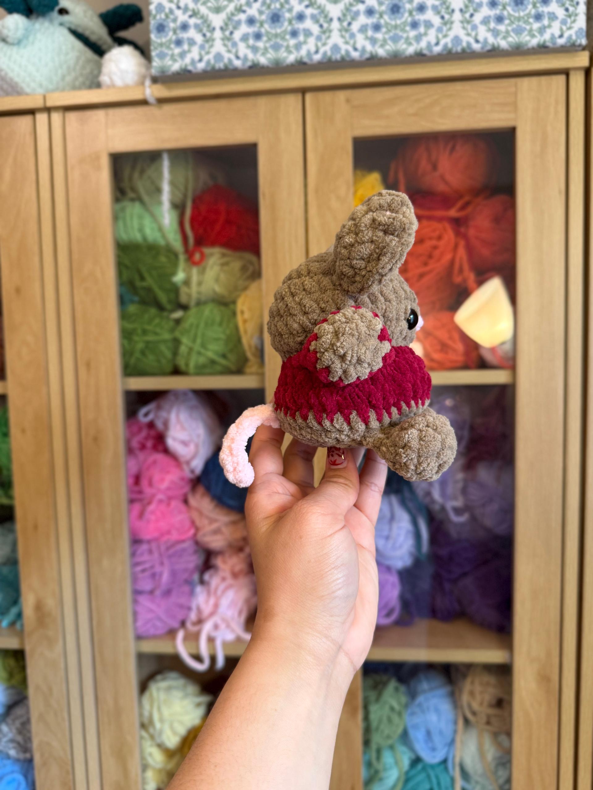 Chubby Mouse with a Cookie | Crochet Pattern | Low-sew thumbnail 6
