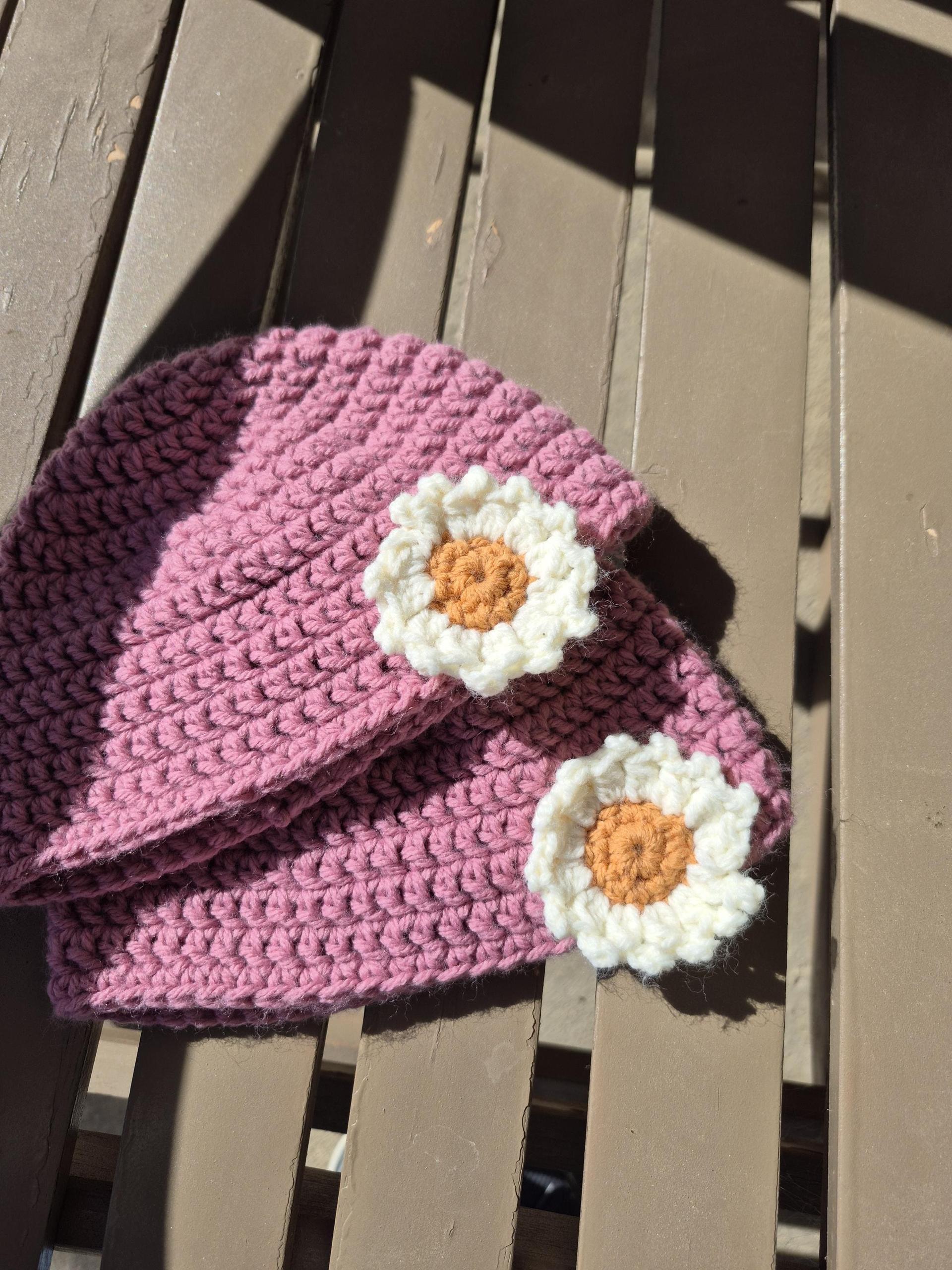 Crochet Daisy Granny Square Blanket and Beanie Set, Pink & Sage thumbnail 3
