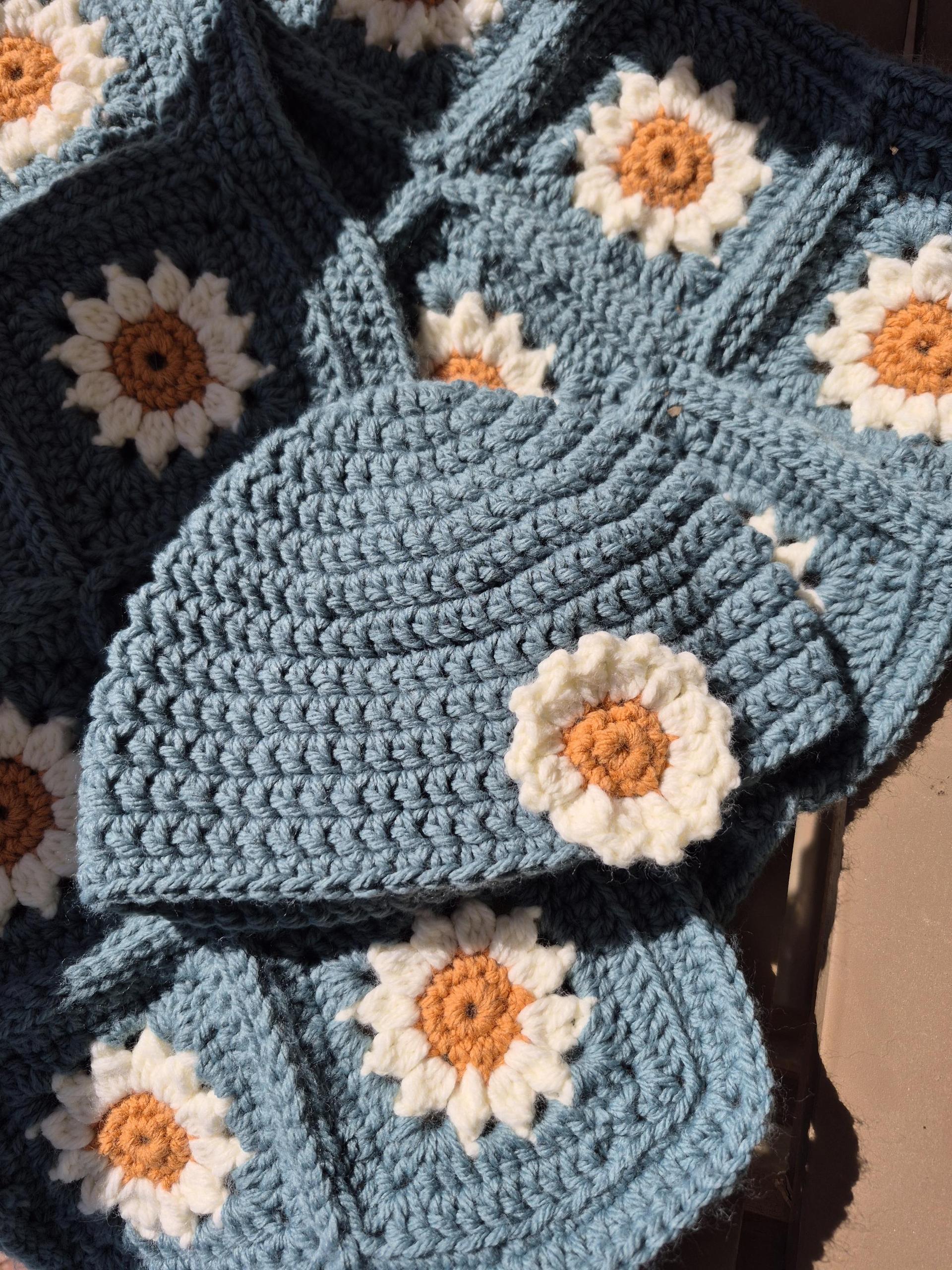 Crochet Daisy Granny Square Blanket and Beanie Set, Pink & Sage thumbnail 4