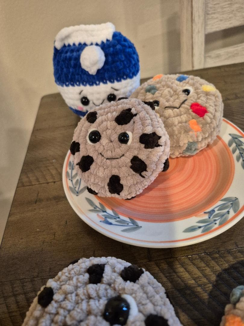 Amigurumi Crochet Milk: Chubby Cheeks Plush Toy thumbnail 3