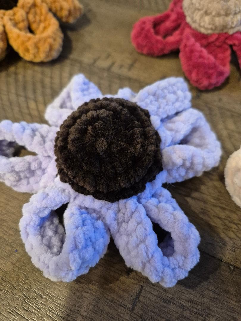 Crochet Flower Fidget Toy: Calming Sensory Toy thumbnail 6