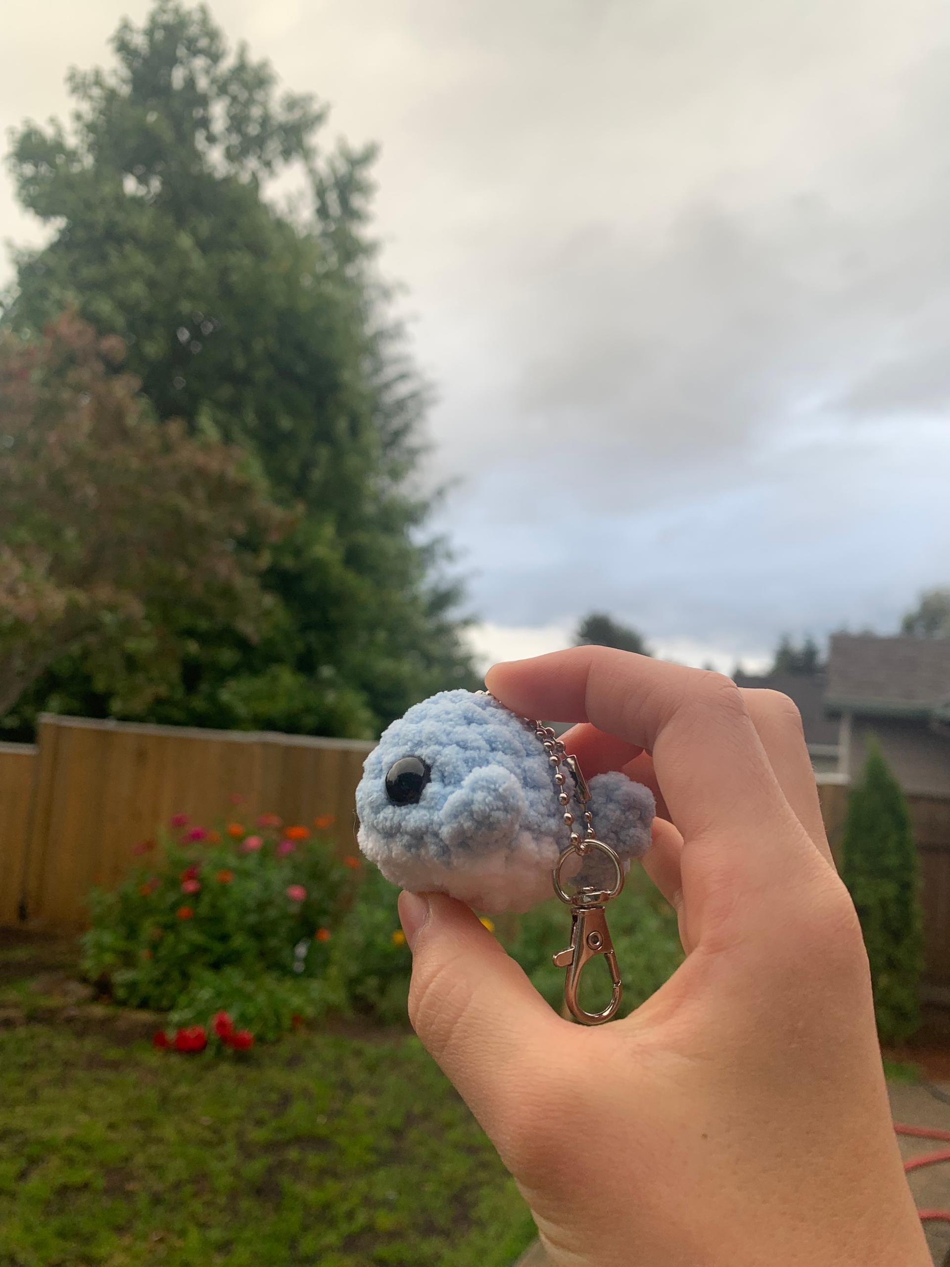 Mini whale keychain thumbnail 2
