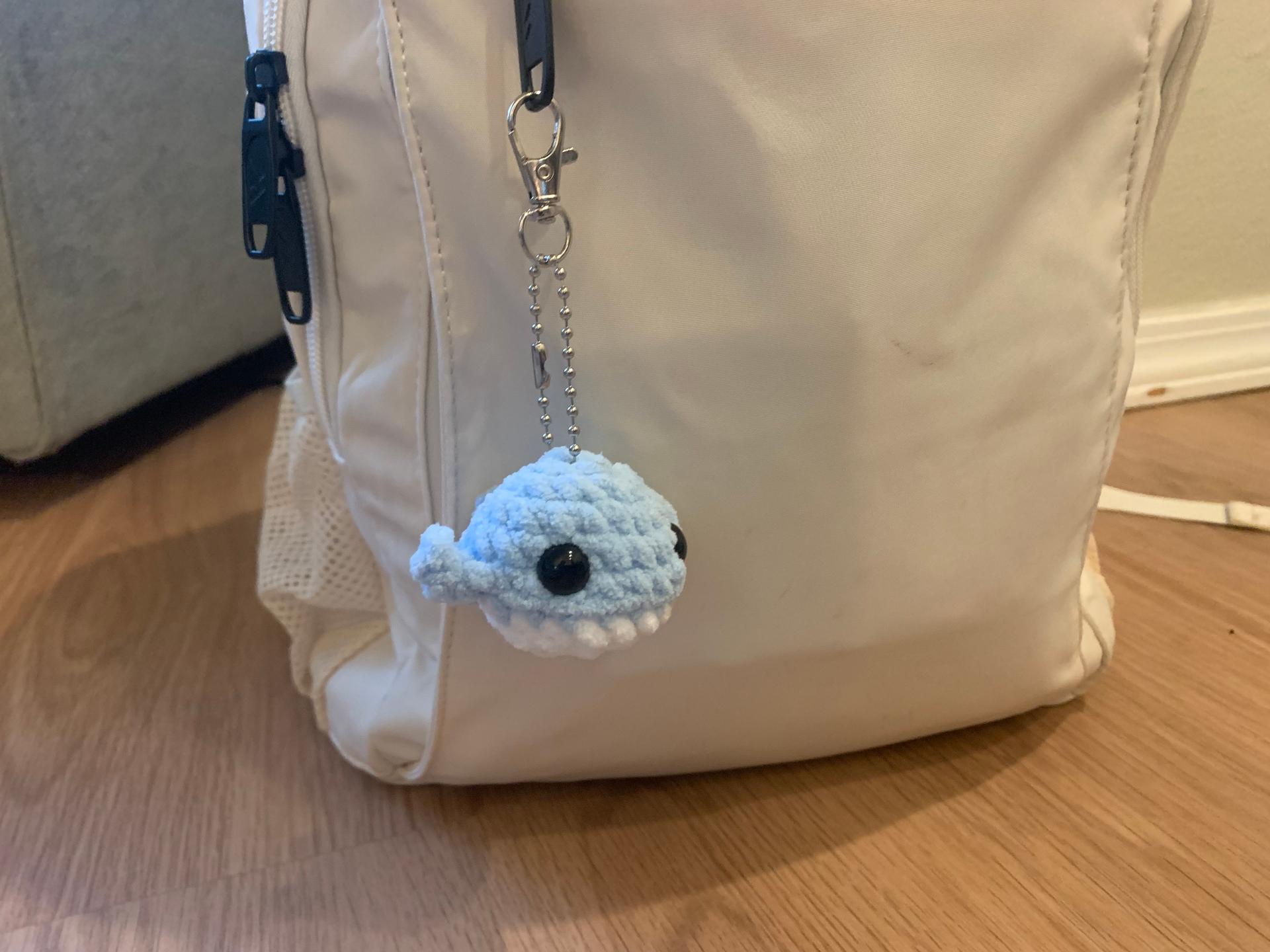 Mini whale keychain thumbnail 5