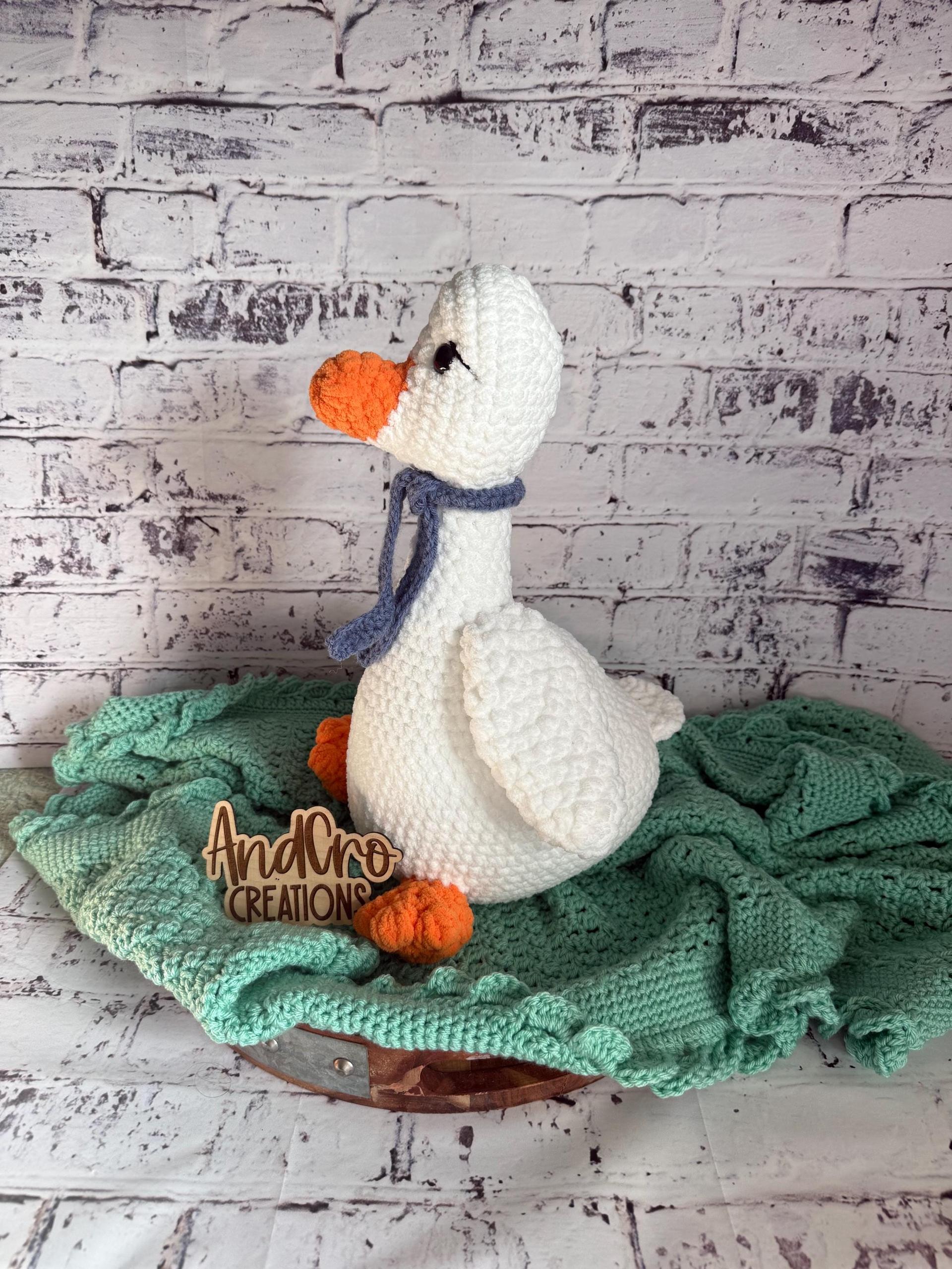 Crochet Porch Goose thumbnail 3