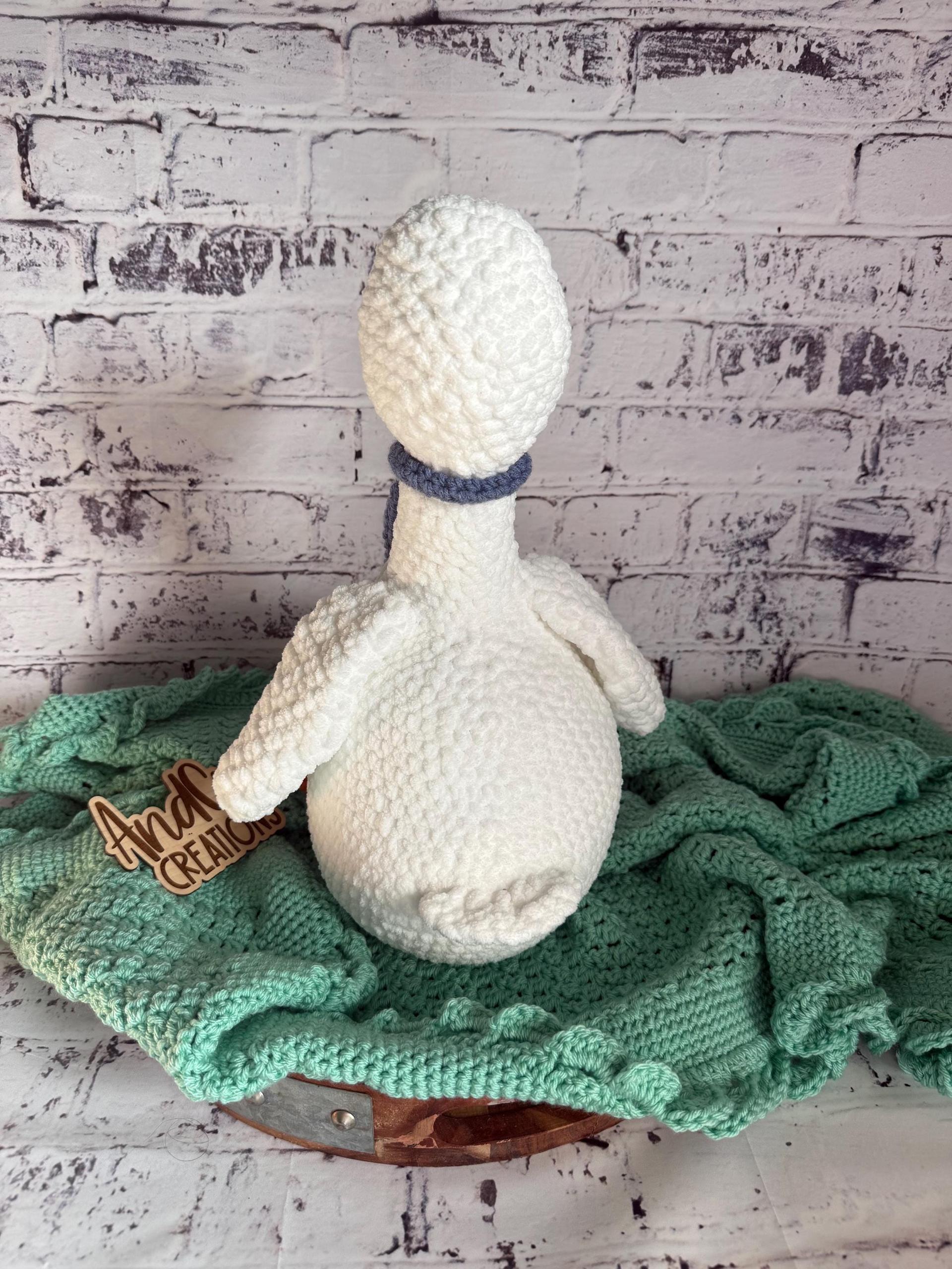 Crochet Porch Goose thumbnail 4