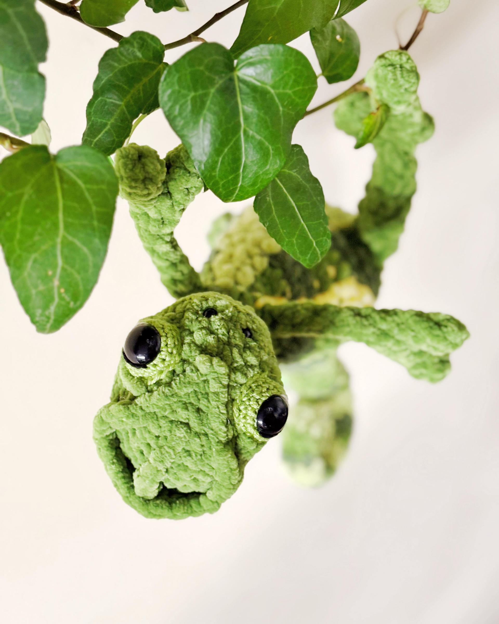 MILO the Chameleon thumbnail 7
