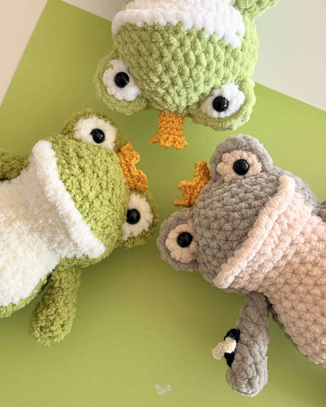 Frogbert the Frog Prince / low-sew crochet pattern thumbnail 6