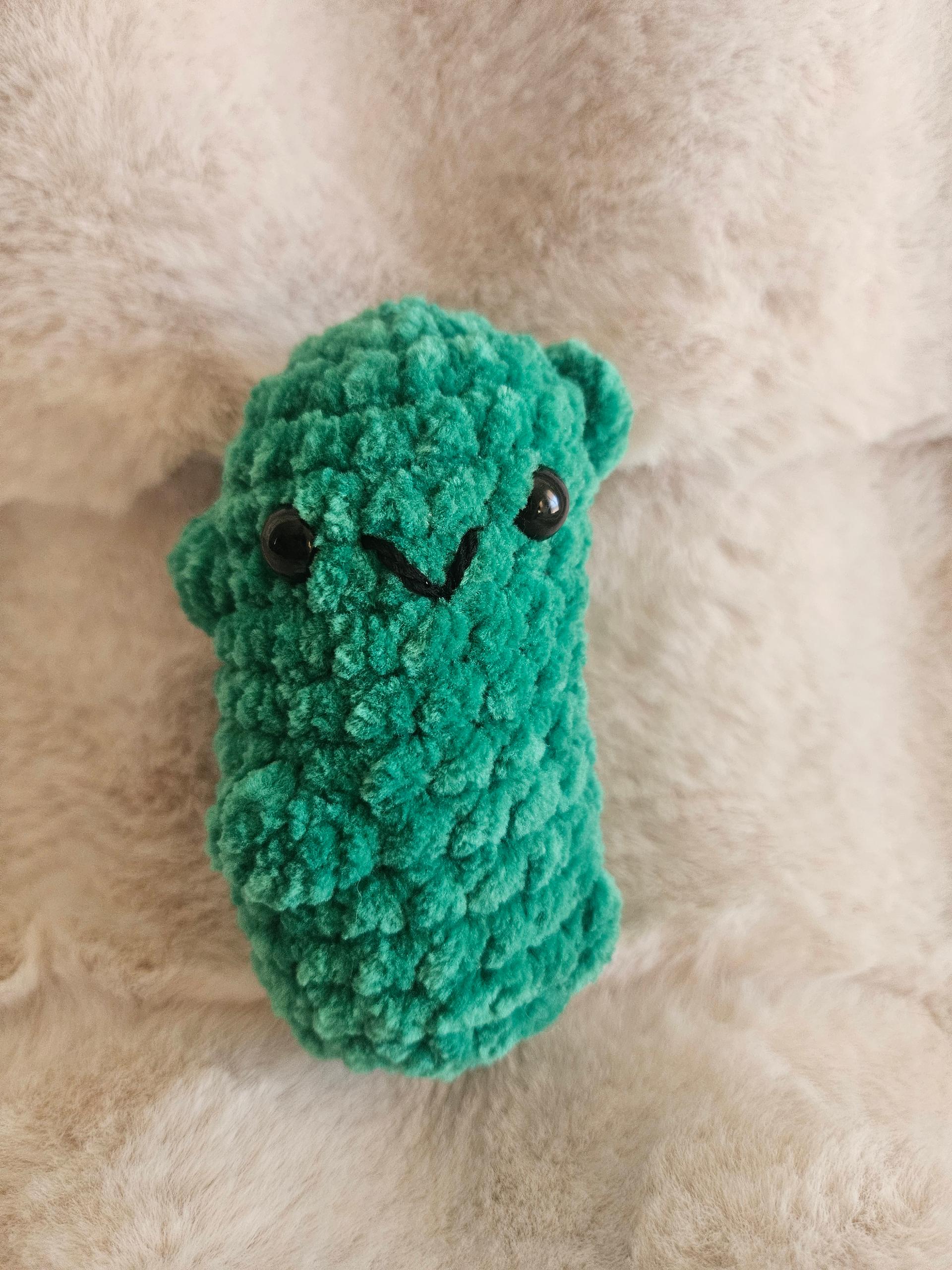 Emotional Support Pickle – 4-Inch Handmade Crochet Amigurumi Plushie | Cute Green Pocket-Sized Pickle