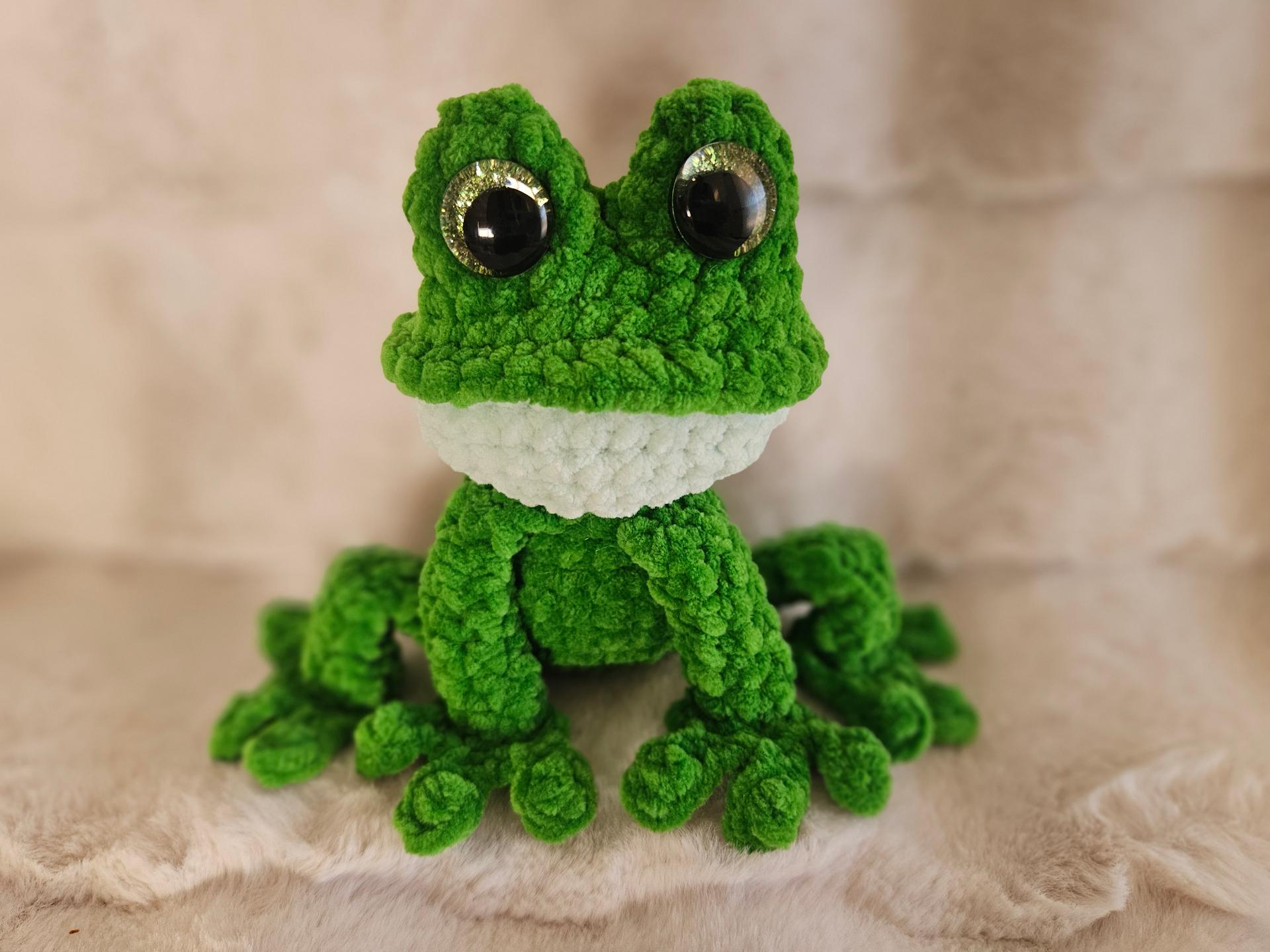 10-Inch Handmade Crochet Frog Plushie – Green Amigurumi Frog with Glitter Eyes – Cute Long-Legged Stuffed Animal