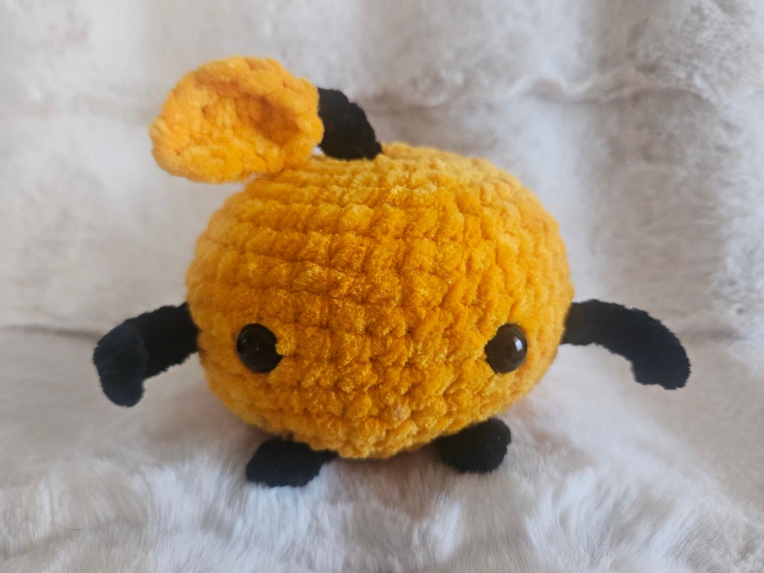 Handmade Crochet Junimo Plushie Amigurumi – 6 Inch Yellow Chenille Stuffed Toy, Gamer Gift